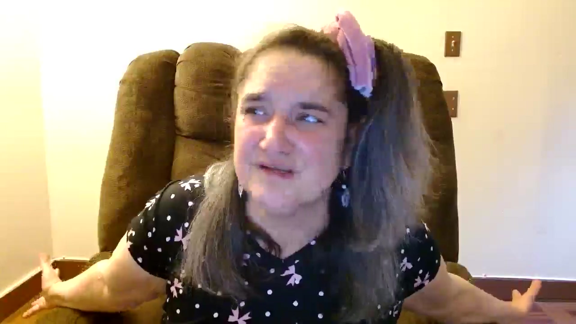Gallery image thumbnail from EgyptBeauty's myfreecams stream on, 04/19/2025, 22:34 image 10 of 20