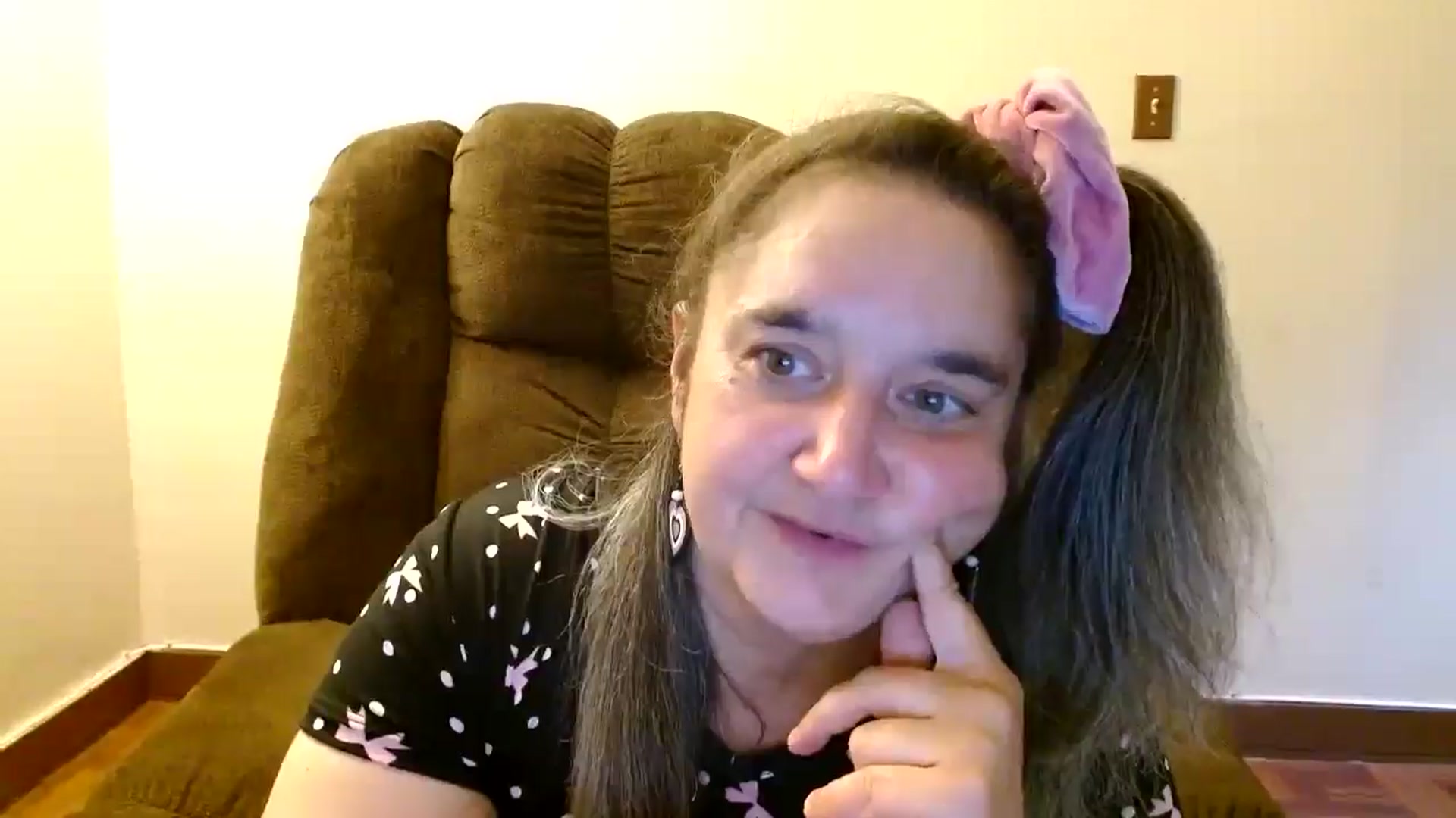 Gallery image thumbnail from EgyptBeauty's myfreecams stream on, 04/19/2025, 22:34 image 17 of 20