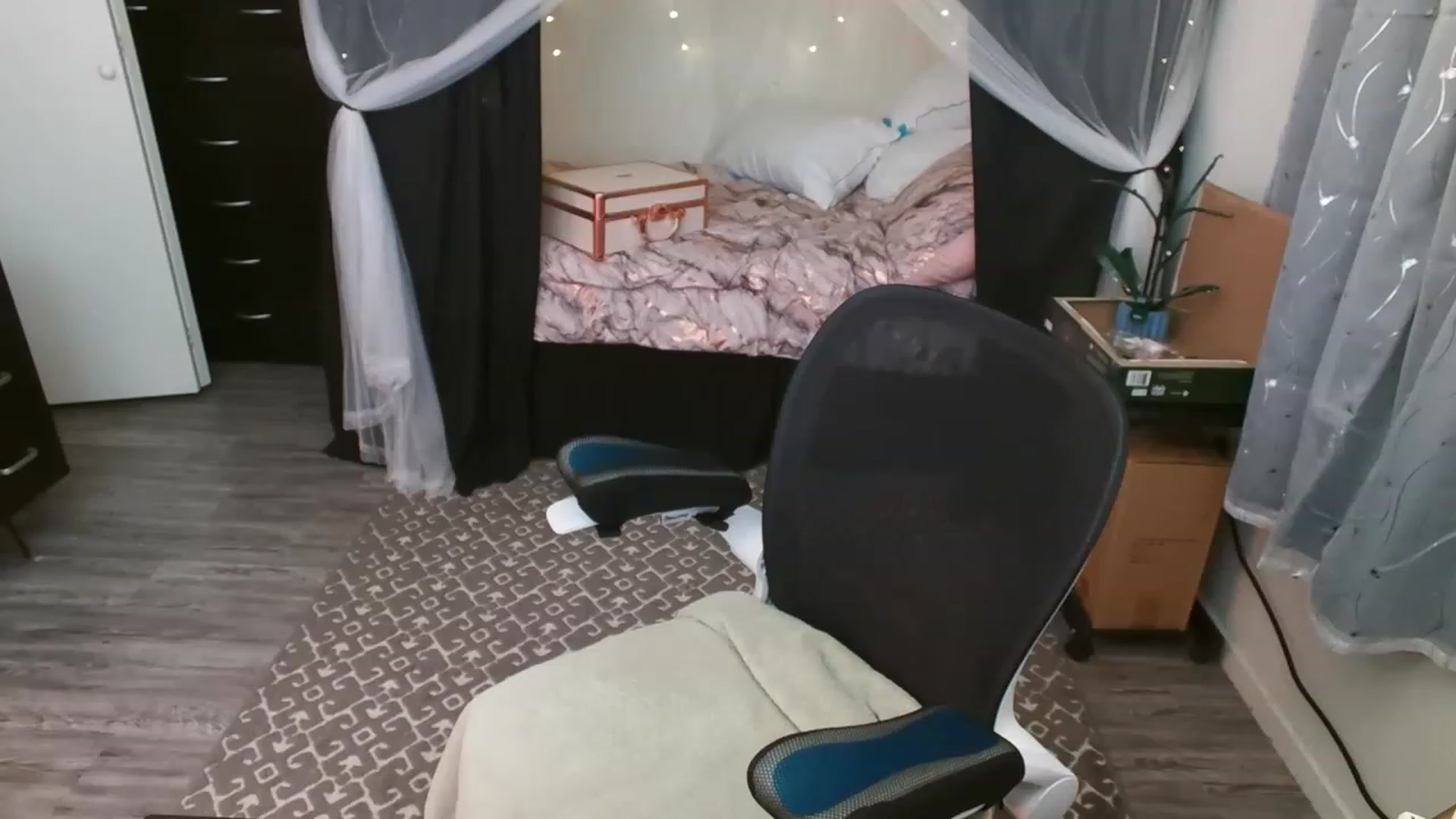 Gallery image thumbnail from Eight_Bit's myfreecams stream on, 02/07/2023, 07:22 image 9 of 20