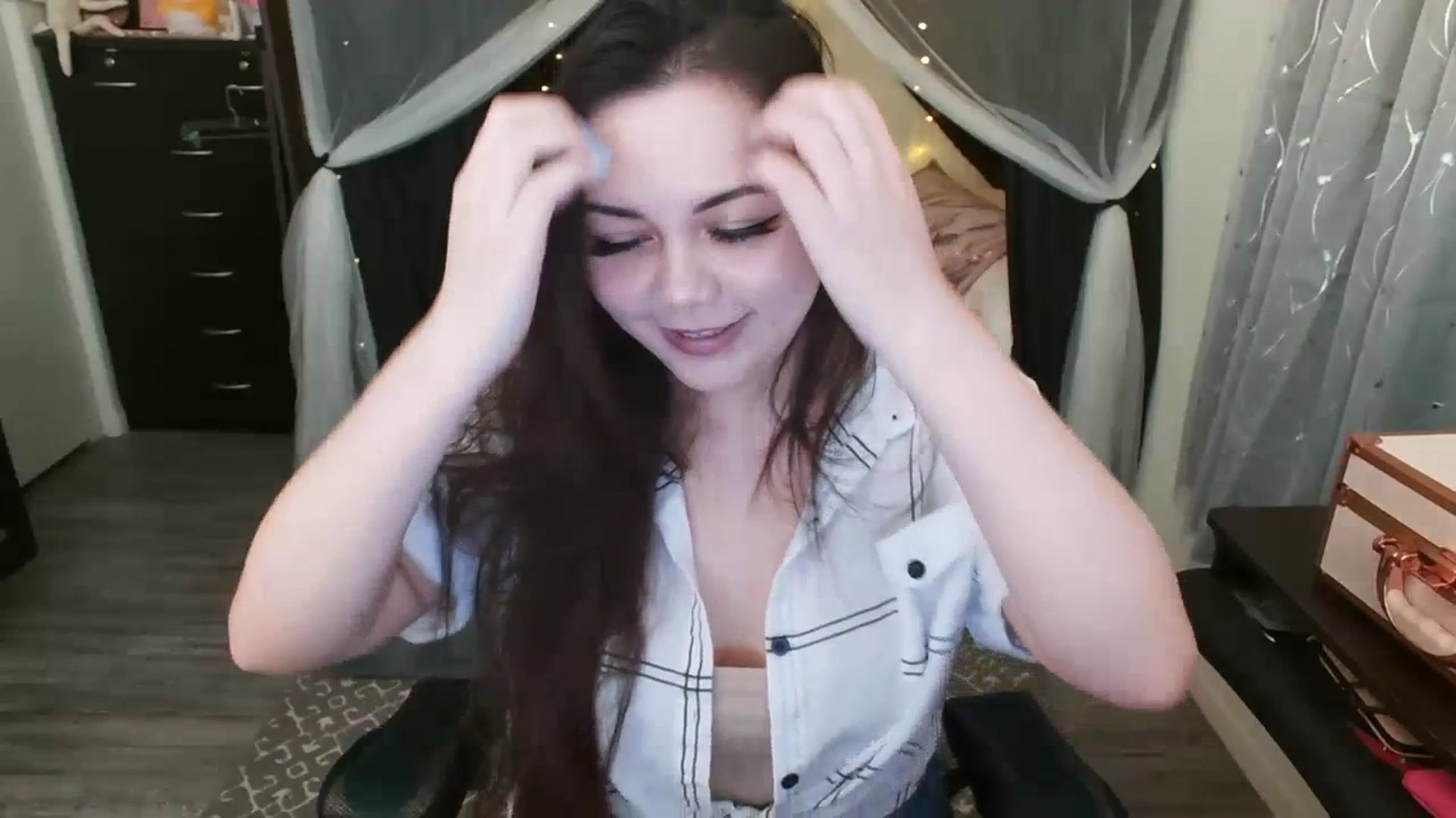 Gallery image thumbnail from Eight_Bit's myfreecams stream on, 06/27/2023, 06:22 image 9 of 20