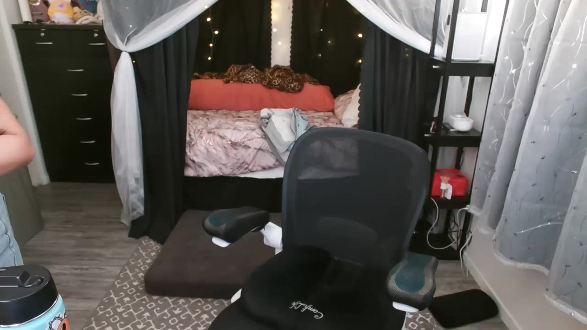 Gallery image thumbnail from Eight_Bit's myfreecams stream on, 10/31/2023, 04:47 image 6 of 20