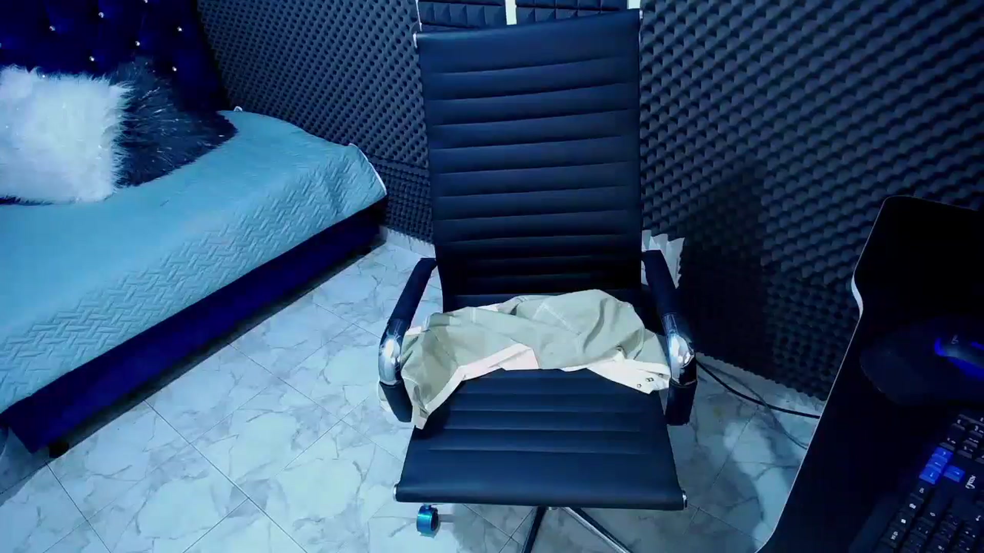 Gallery image thumbnail from Einstein_girl's myfreecams stream on, 07/25/2023, 01:51 image 10 of 20
