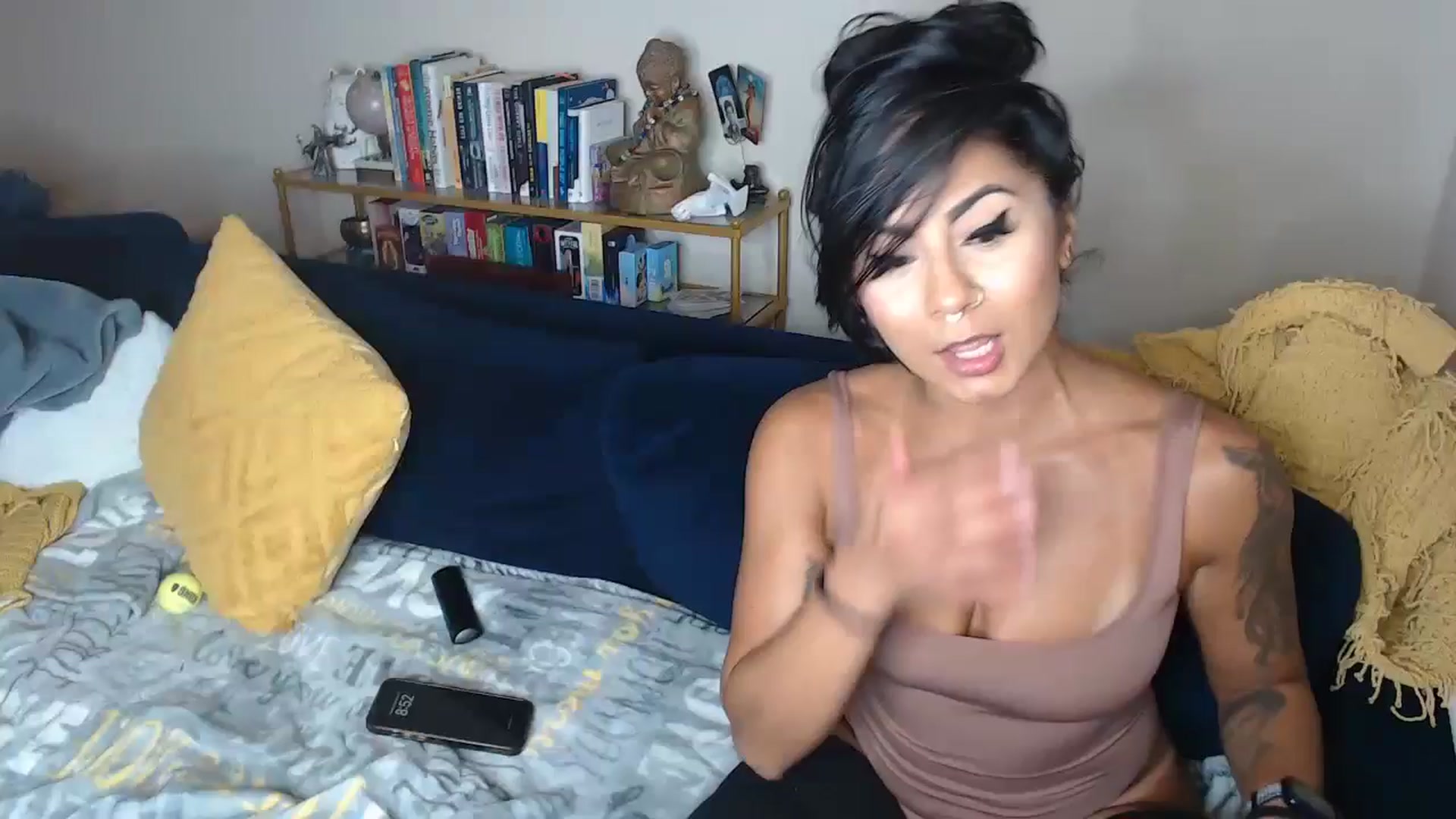 Gallery image thumbnail from ElFupaChalupa's myfreecams stream on, 09/22/2024, 01:58 image 8 of 20
