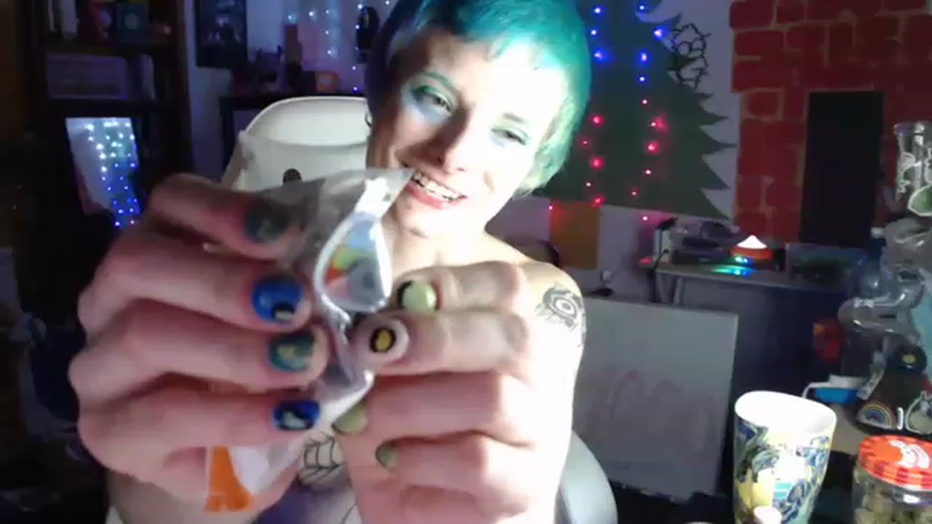 Gallery image thumbnail from El_Dragon69's myfreecams stream on, 11/19/2022, 10:31 image 18 of 20