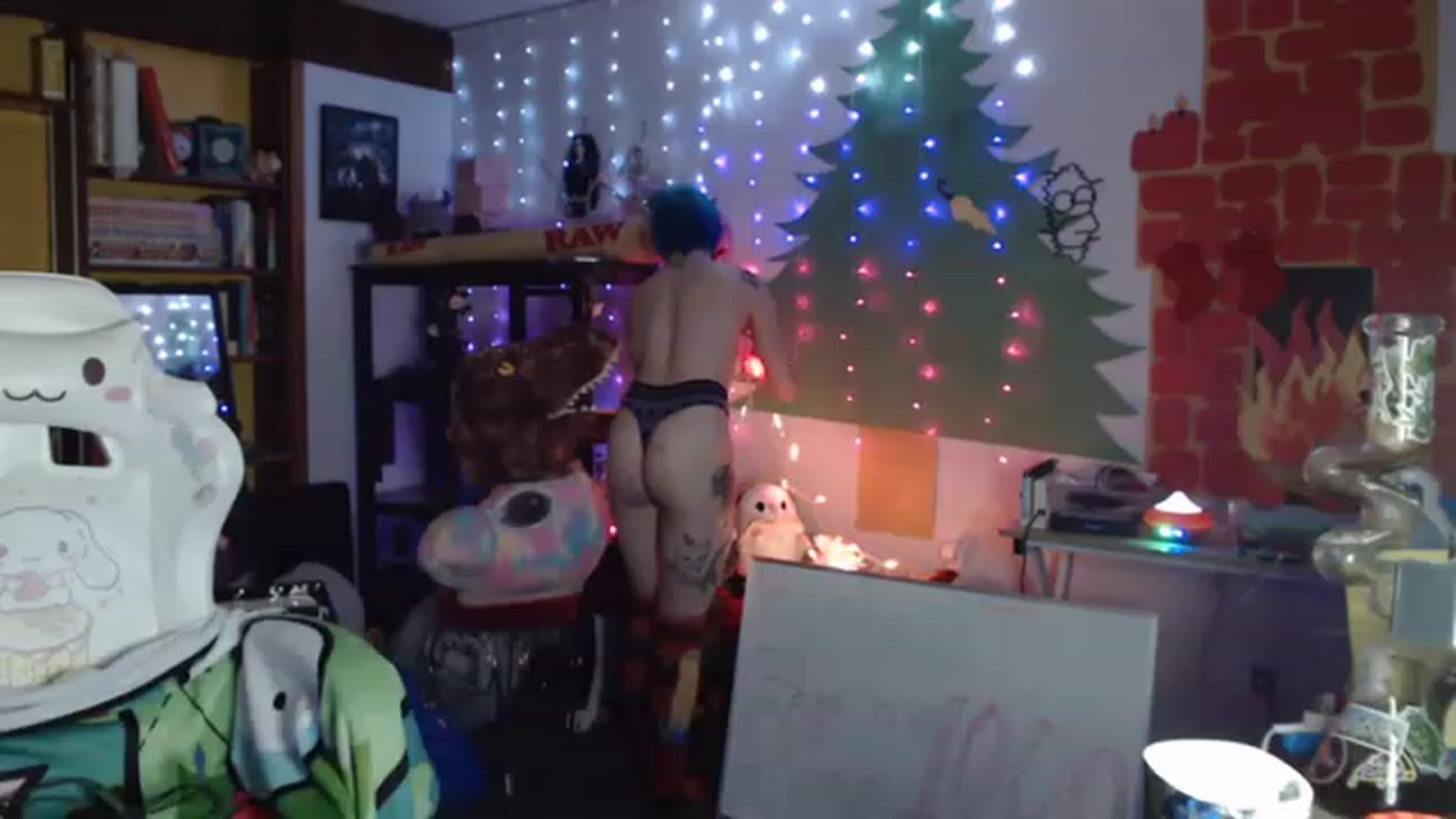 Gallery image thumbnail from El_Dragon69's myfreecams stream on, 11/21/2022, 10:31 image 5 of 20