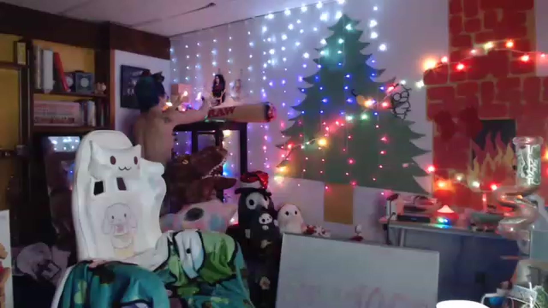 Gallery image thumbnail from El_Dragon69's myfreecams stream on, 11/21/2022, 10:31 image 10 of 20
