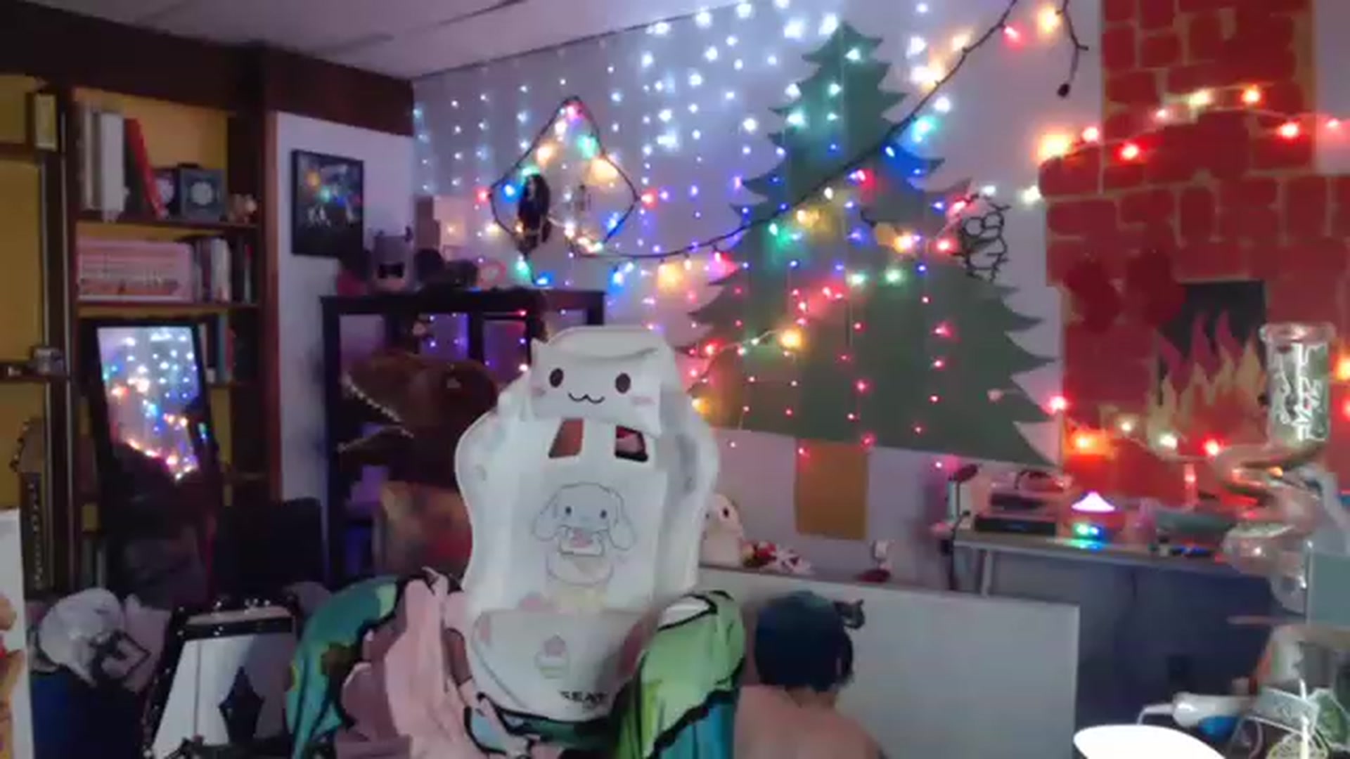 Gallery image thumbnail from El_Dragon69's myfreecams stream on, 11/21/2022, 10:31 image 17 of 20