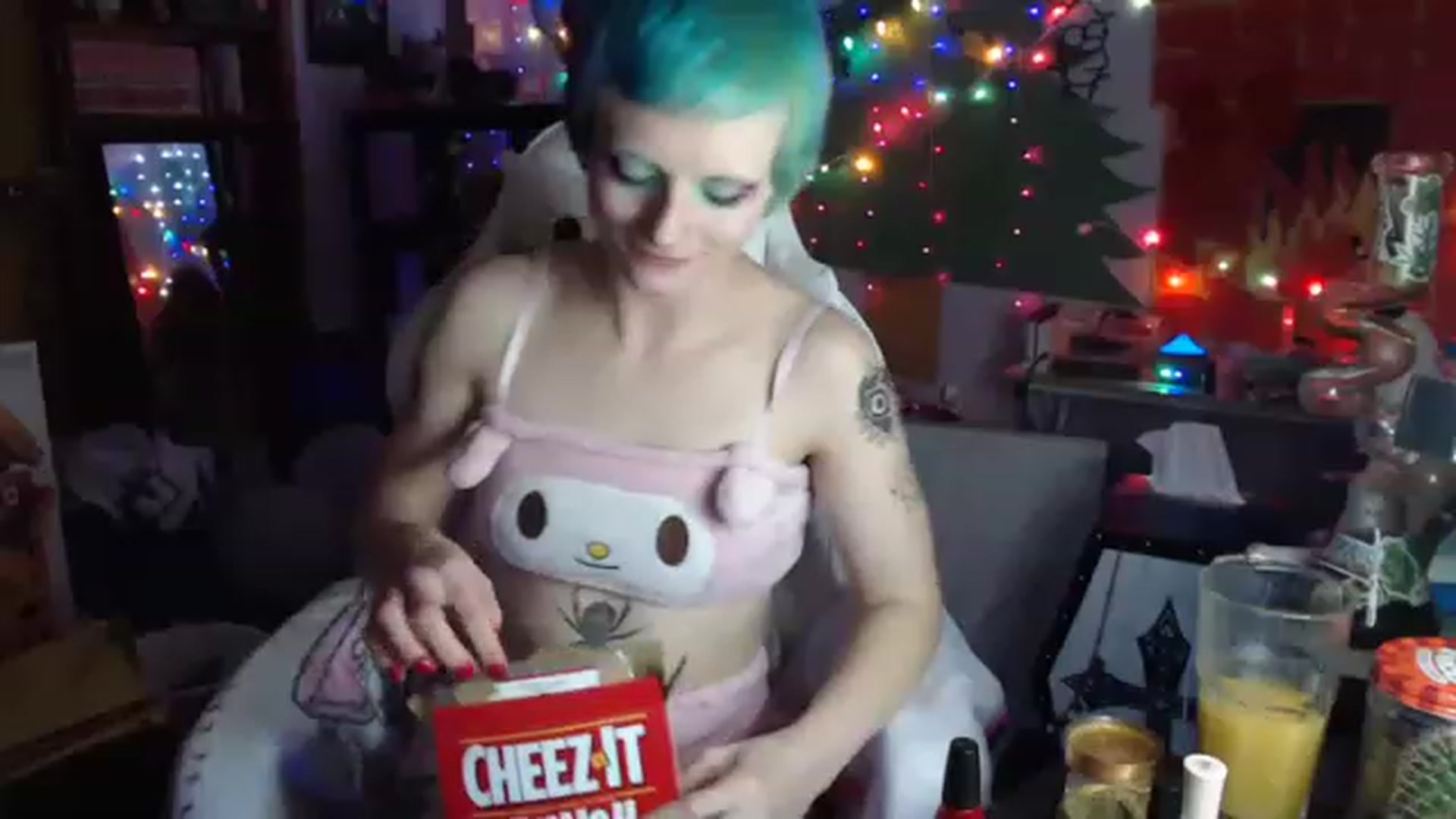 Gallery image thumbnail from El_Dragon69's myfreecams stream on, 11/23/2022, 12:35 image 13 of 20