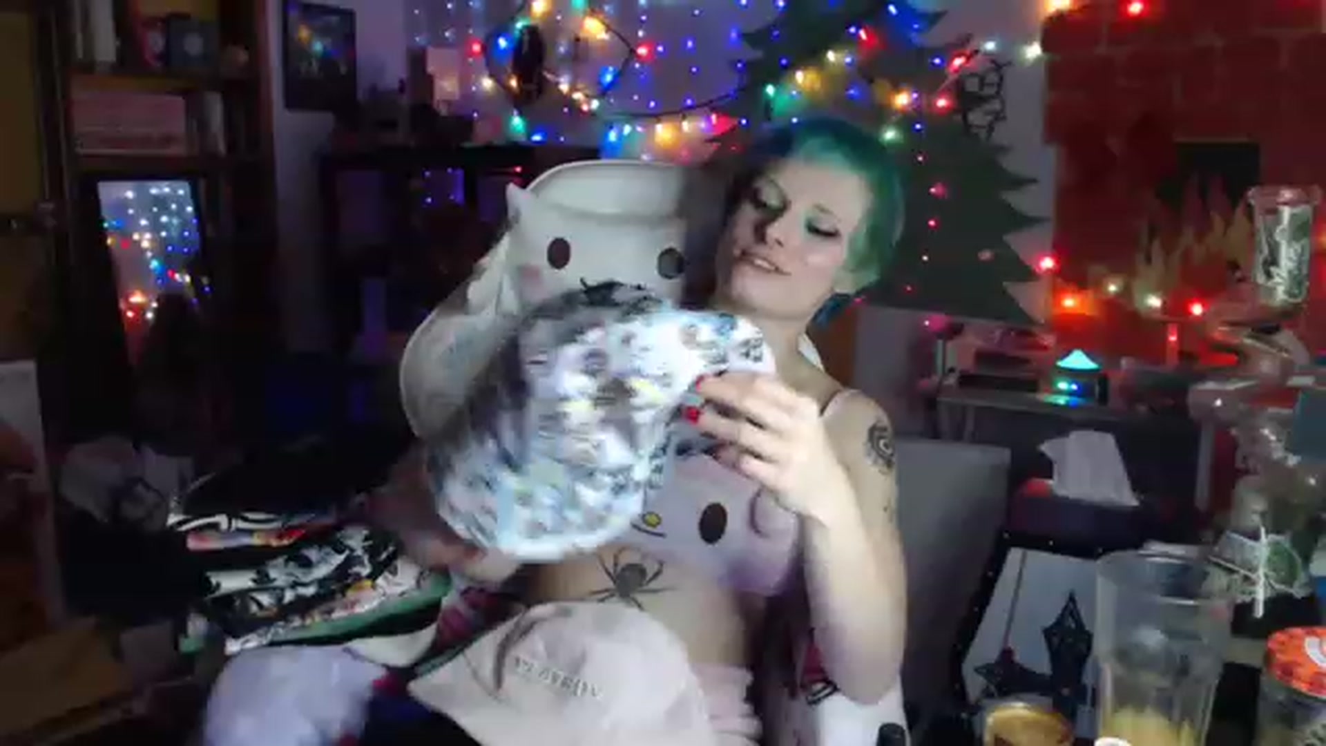 Gallery image thumbnail from El_Dragon69's myfreecams stream on, 11/23/2022, 12:35 image 15 of 20