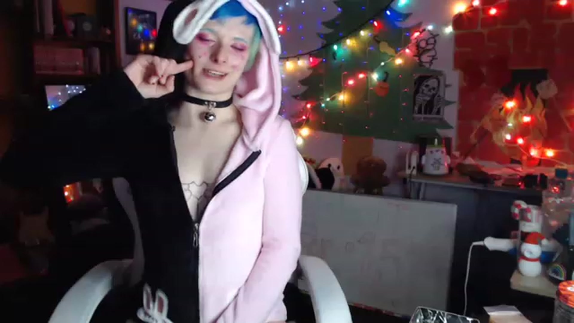 Gallery image thumbnail from El_Dragon69's myfreecams stream on, 12/26/2022, 11:11 image 4 of 20