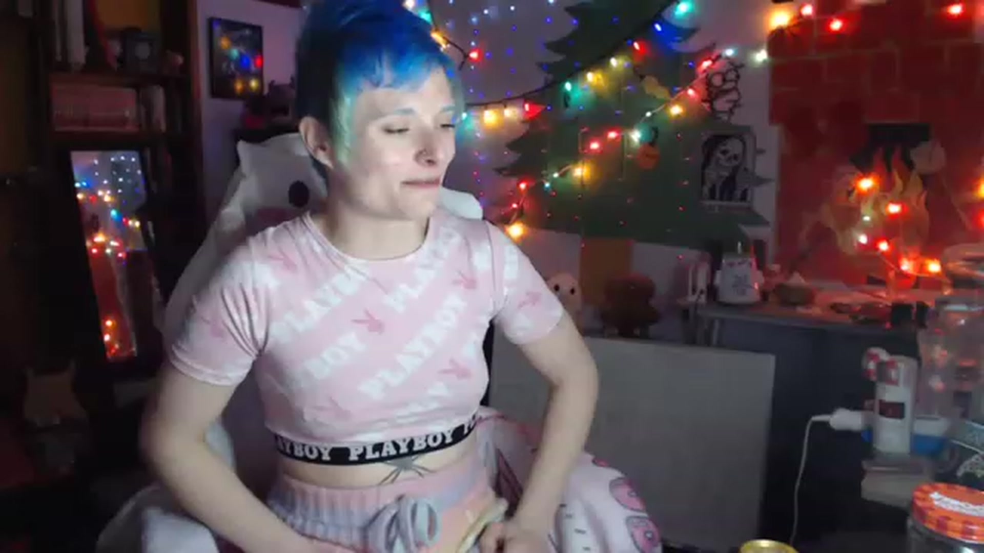 Gallery image thumbnail from El_Dragon69's myfreecams stream on, 12/30/2022, 14:30 image 5 of 20