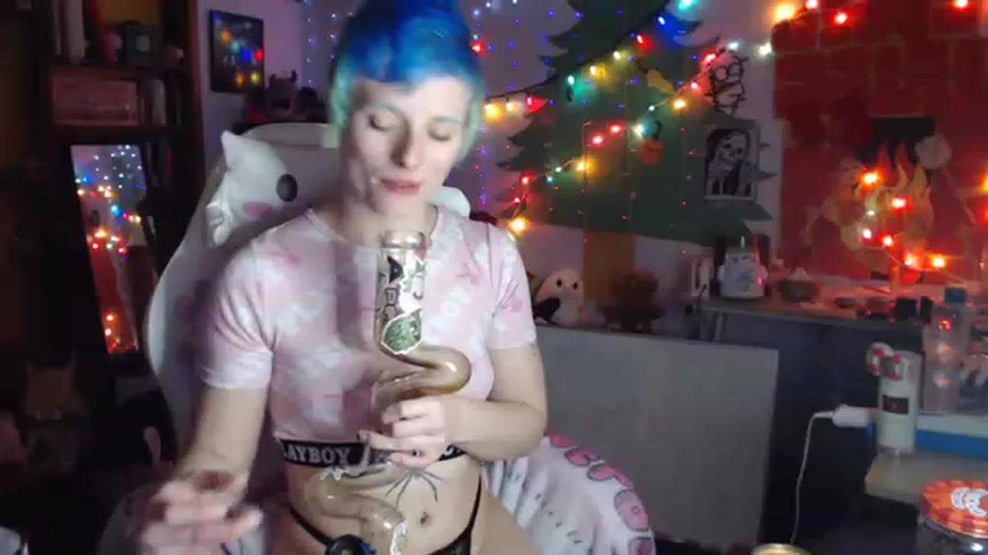 Gallery image thumbnail from El_Dragon69's myfreecams stream on, 12/30/2022, 14:30 image 14 of 20