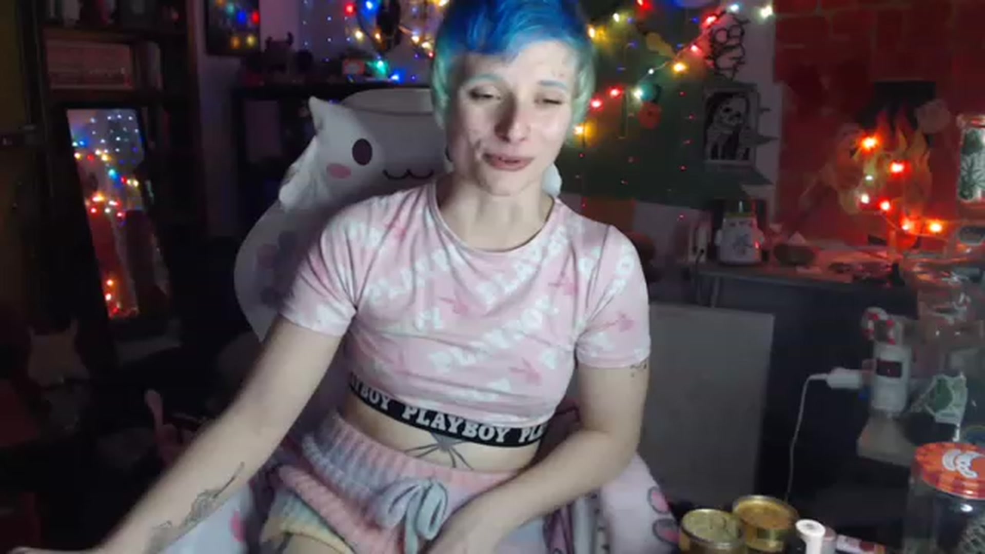Gallery image thumbnail from El_Dragon69's myfreecams stream on, 12/30/2022, 14:30 image 10 of 20