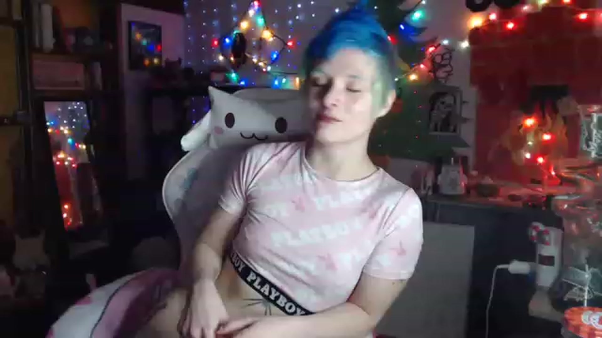 Gallery image thumbnail from El_Dragon69's myfreecams stream on, 12/30/2022, 14:30 image 17 of 20
