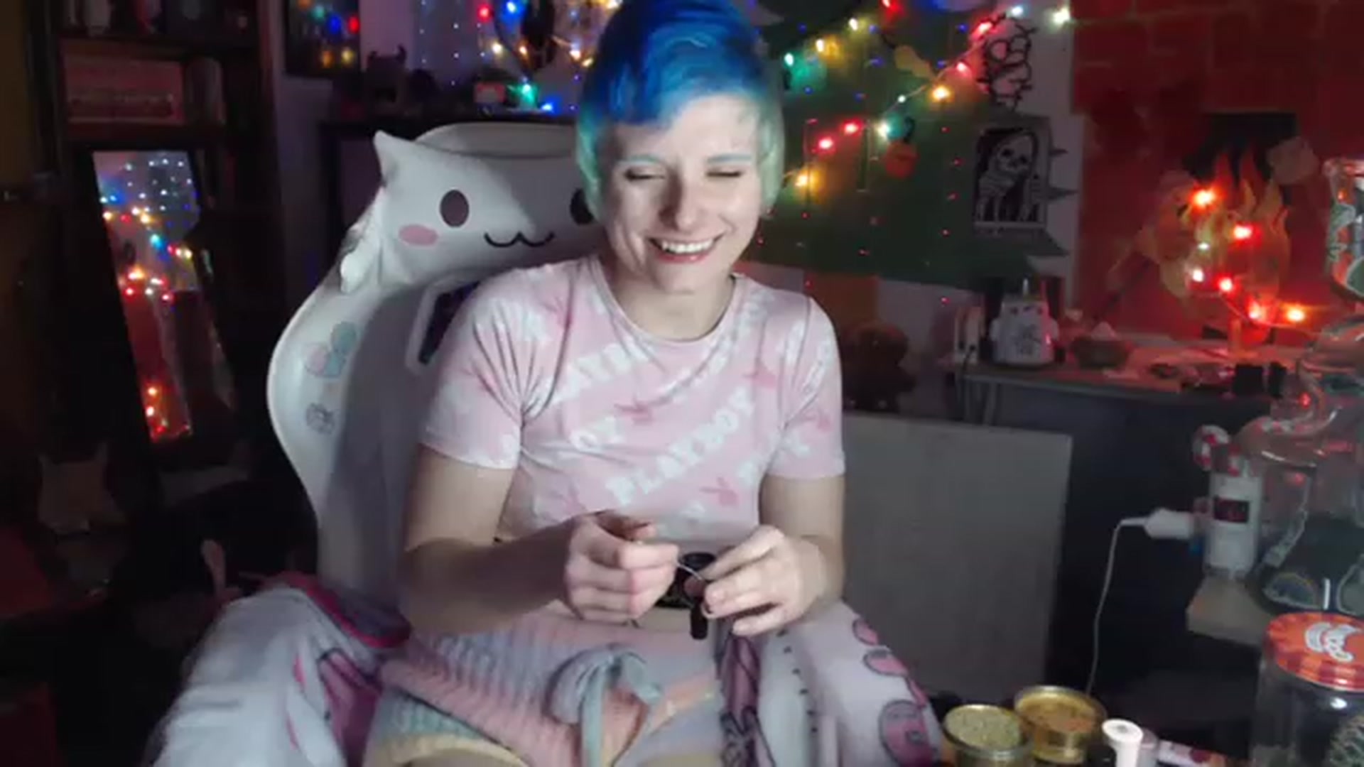 Gallery image thumbnail from El_Dragon69's myfreecams stream on, 12/30/2022, 14:30 image 9 of 20