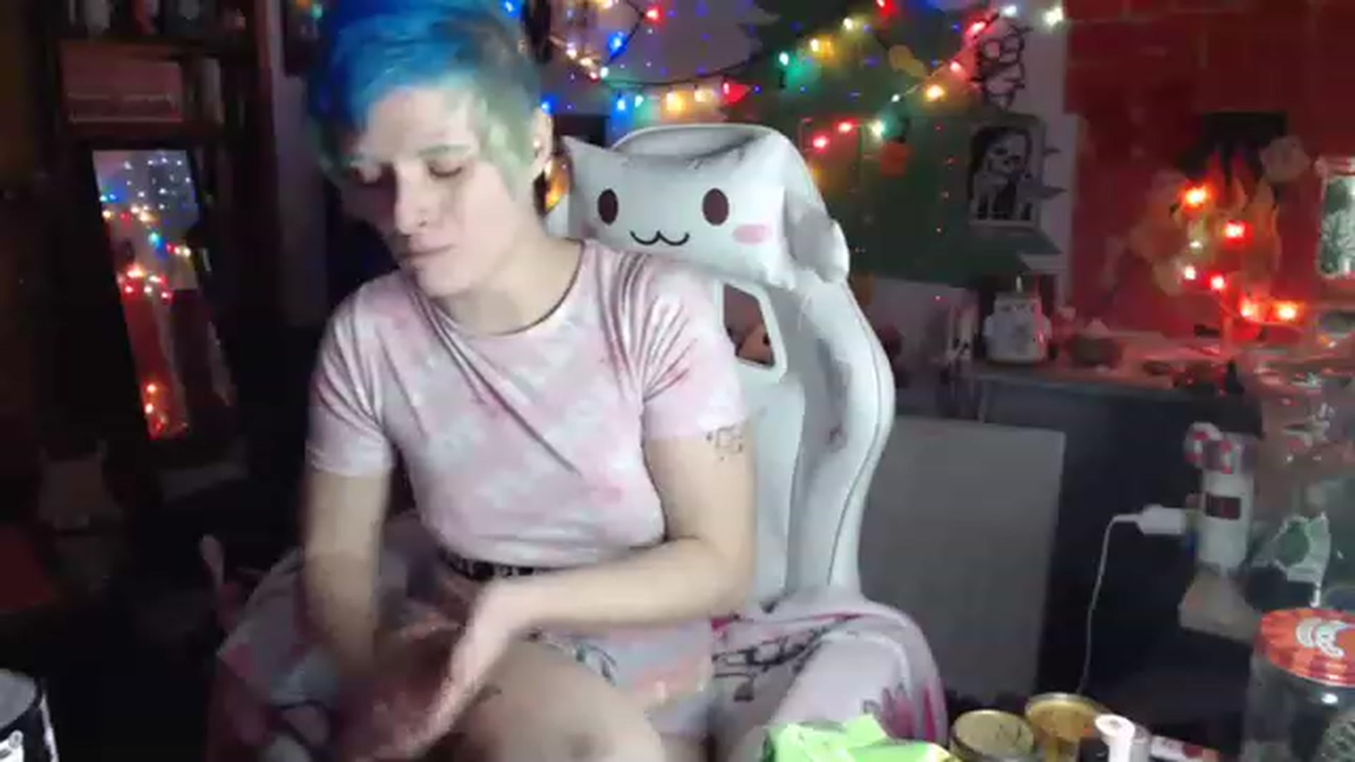 Gallery image thumbnail from El_Dragon69's myfreecams stream on, 12/30/2022, 14:30 image 12 of 20