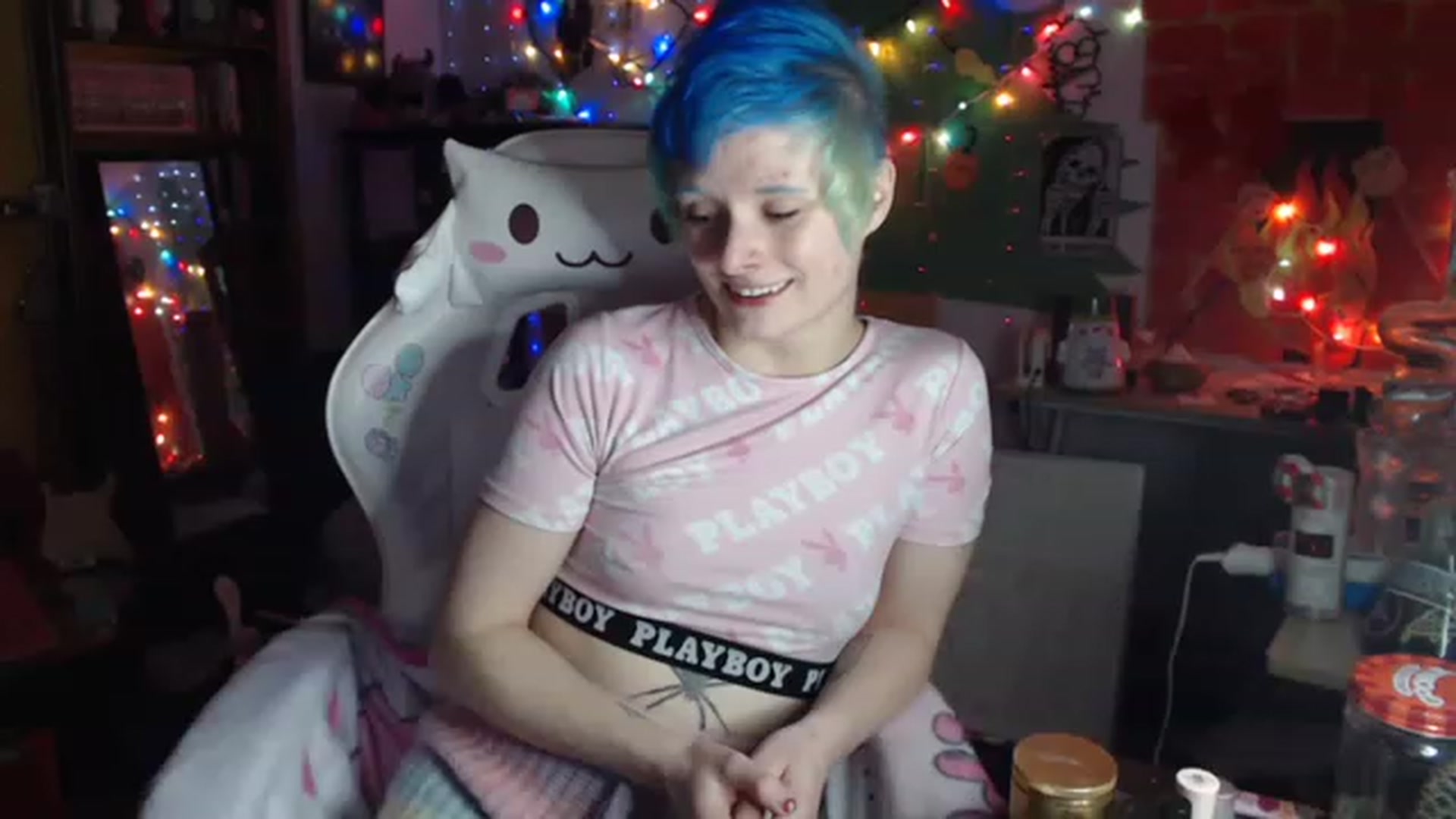 Gallery image thumbnail from El_Dragon69's myfreecams stream on, 12/30/2022, 14:30 image 8 of 20