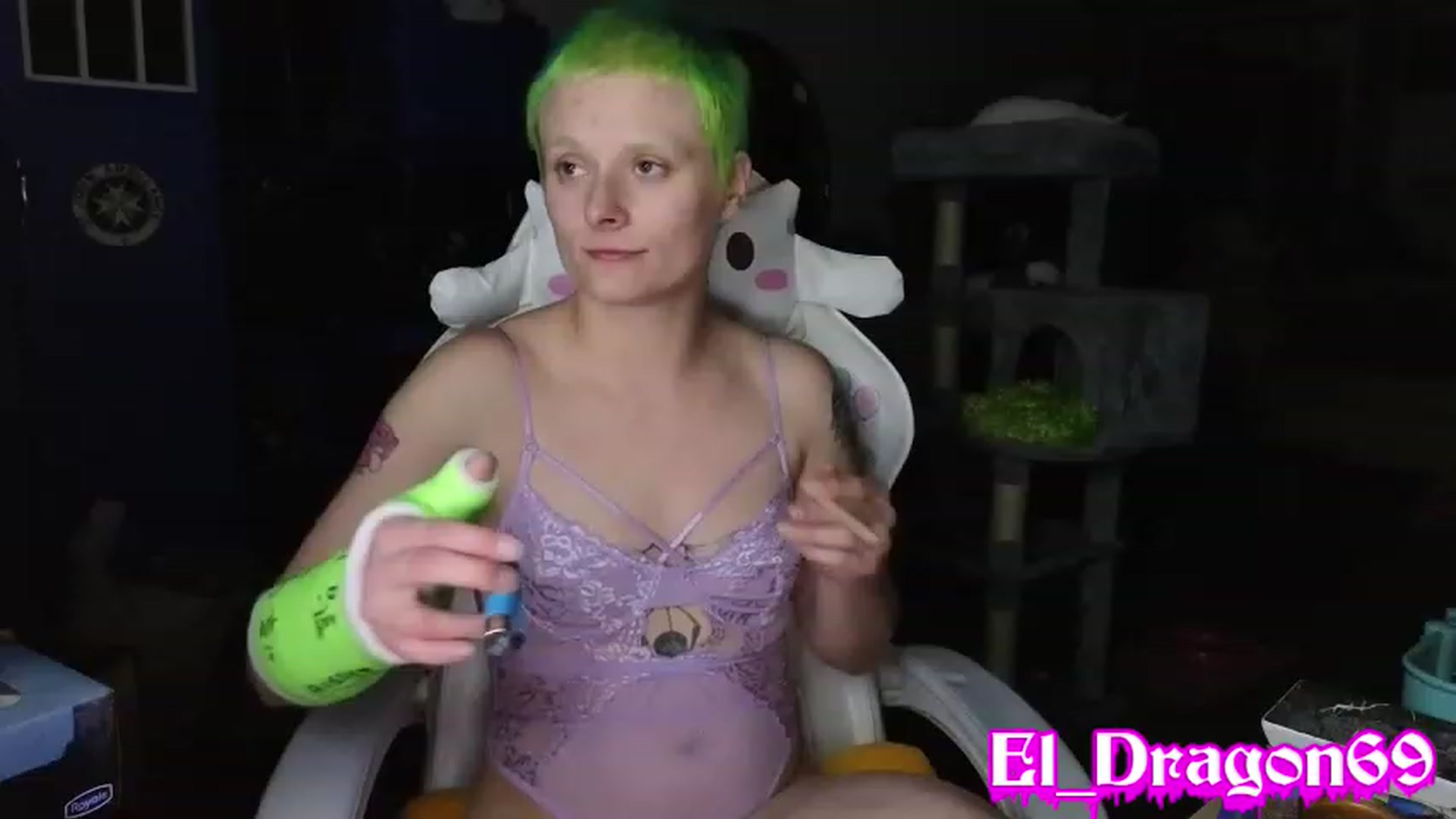 Gallery image thumbnail from El_Dragon69's myfreecams stream on, 05/23/2023, 08:43 image 17 of 20