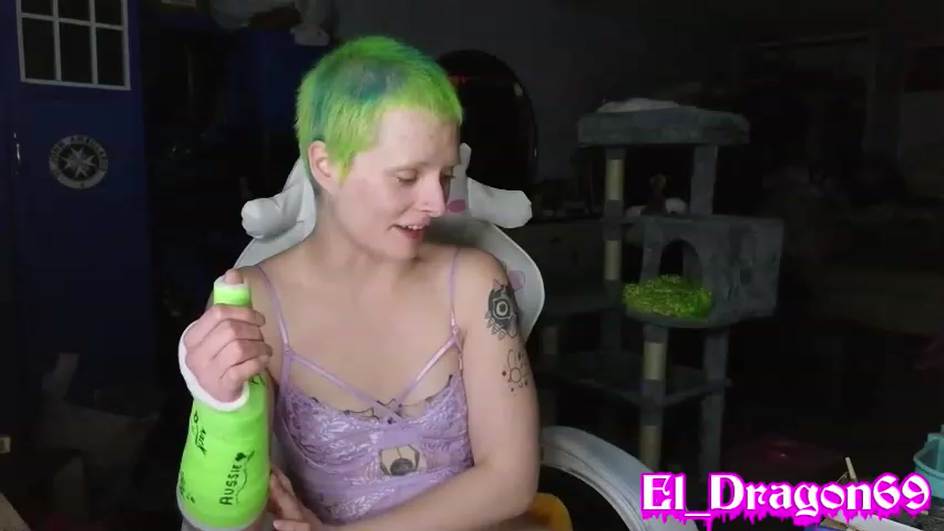 Gallery image thumbnail from El_Dragon69's myfreecams stream on, 05/23/2023, 08:43 image 8 of 20