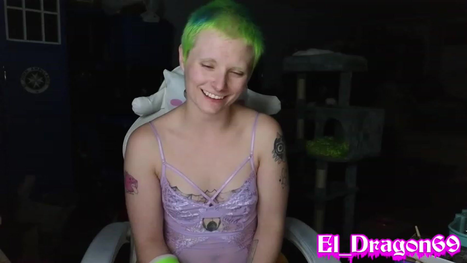 Gallery image thumbnail from El_Dragon69's myfreecams stream on, 05/23/2023, 08:43 image 9 of 20