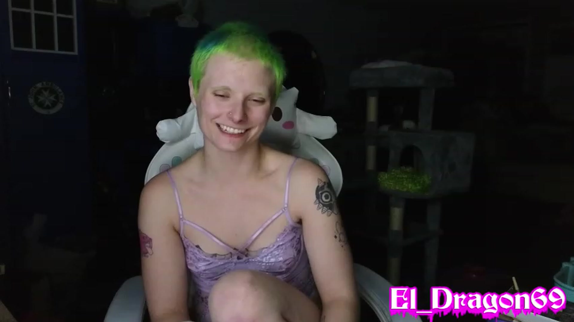 Gallery image thumbnail from El_Dragon69's myfreecams stream on, 05/23/2023, 08:43 image 10 of 20