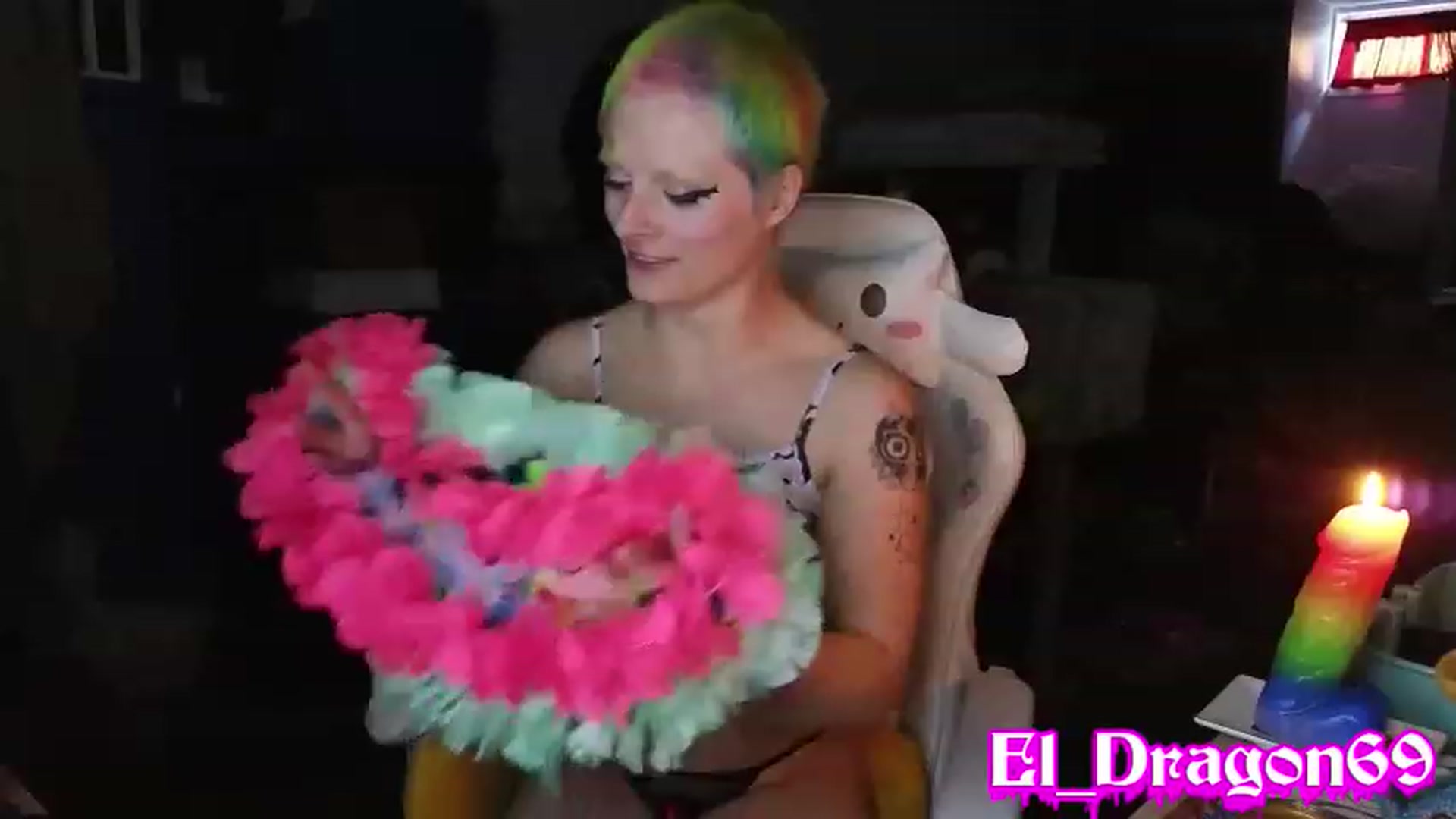 Gallery image thumbnail from El_Dragon69's myfreecams stream on, 06/10/2023, 14:05 image 12 of 20