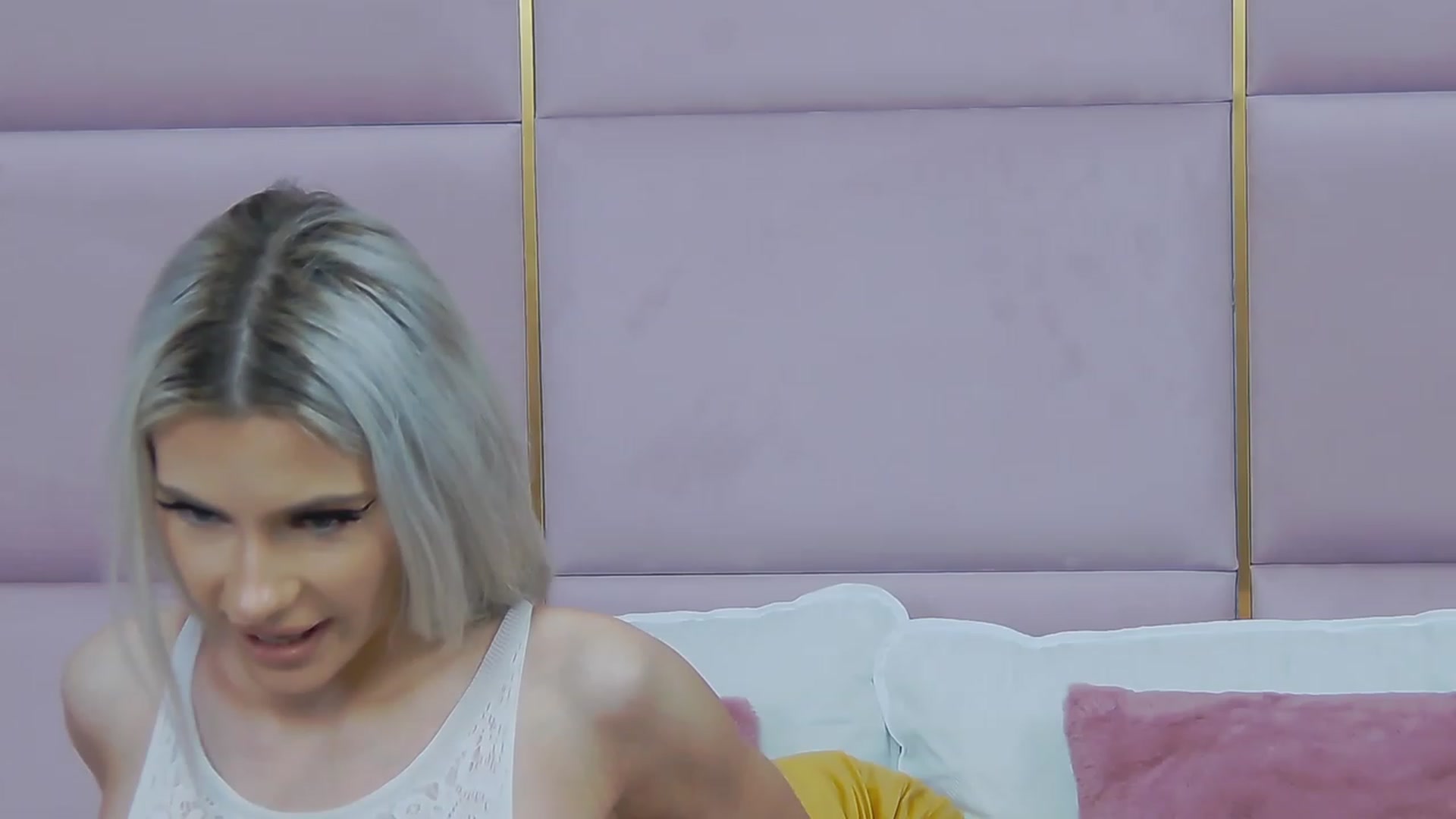 Gallery image thumbnail from ElaBlue's myfreecams stream on, 07/02/2023, 20:16 image 6 of 20