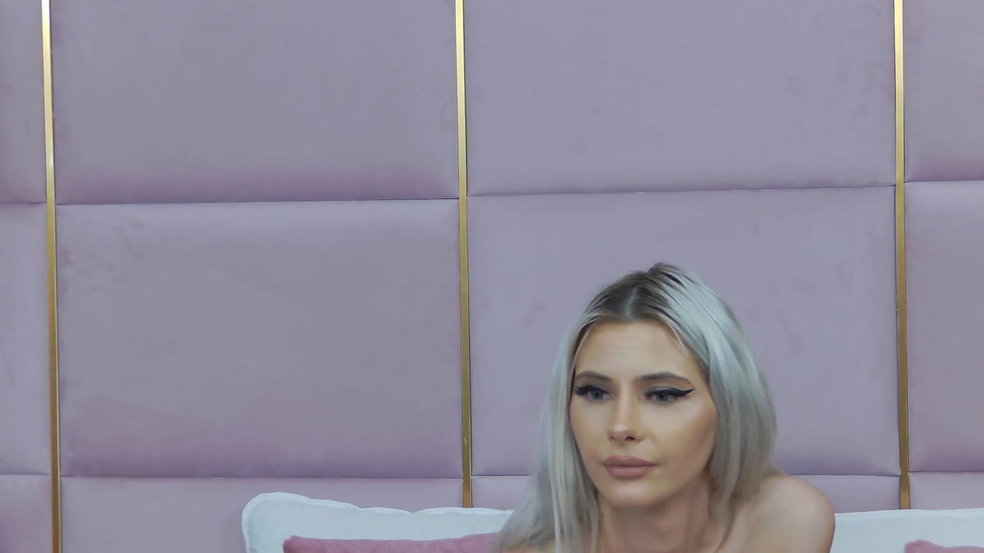Gallery image thumbnail from ElaBlue's myfreecams stream on, 07/03/2023, 03:21 image 2 of 20