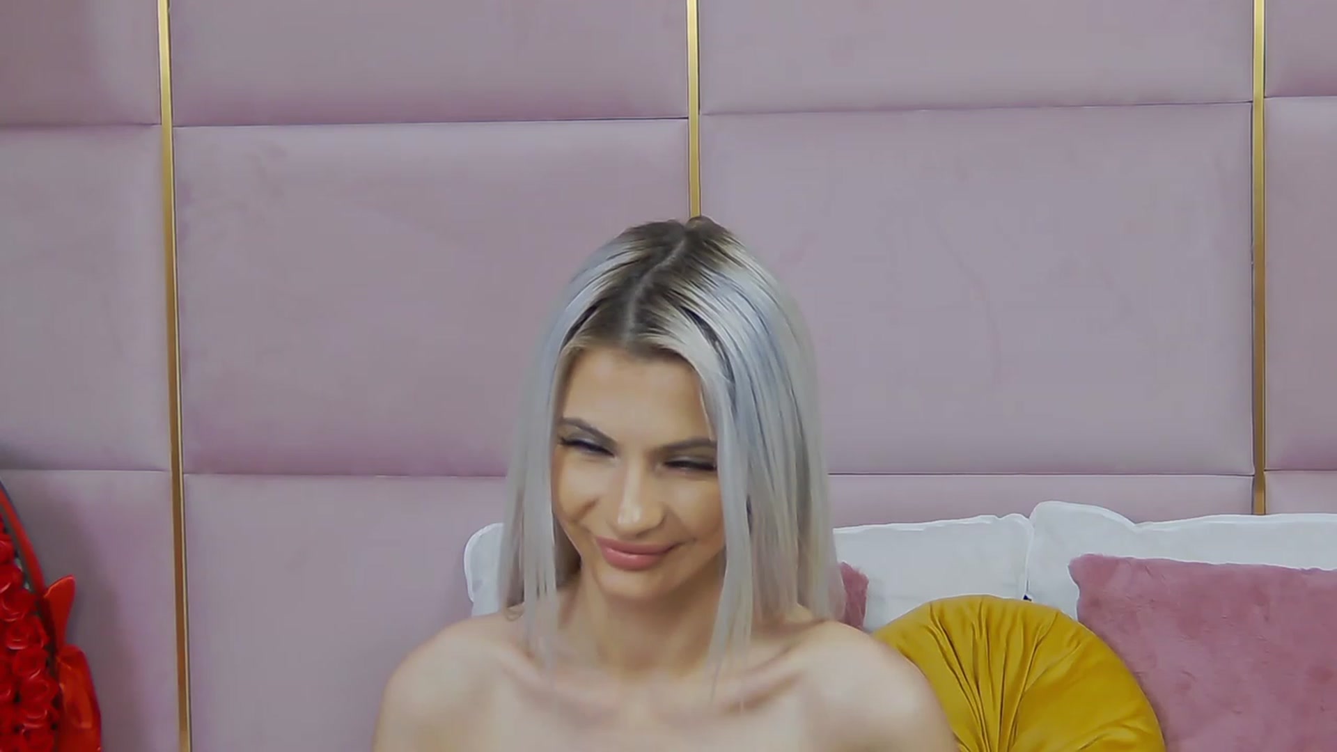 Gallery image thumbnail from ElaBlue's myfreecams stream on, 07/09/2023, 03:33 image 10 of 20