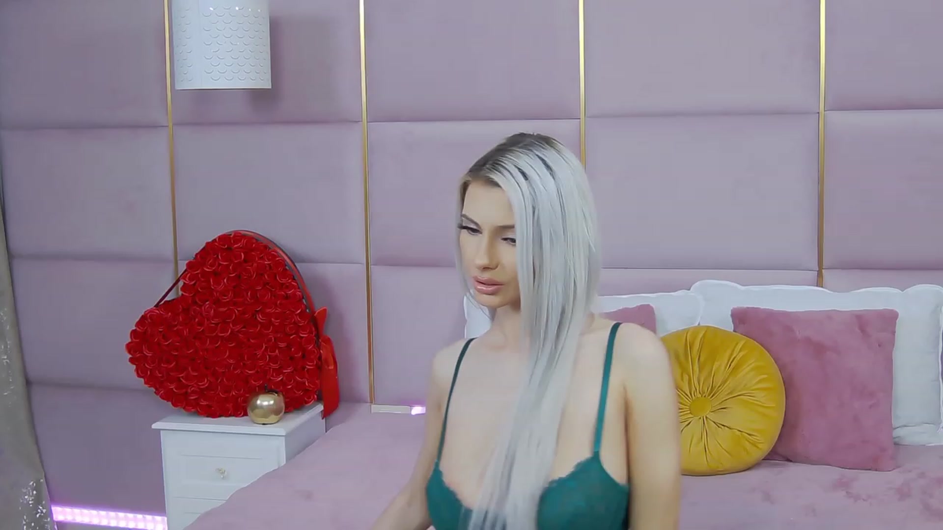 Gallery image thumbnail from ElaBlue's myfreecams stream on, 07/12/2023, 23:57 image 16 of 20