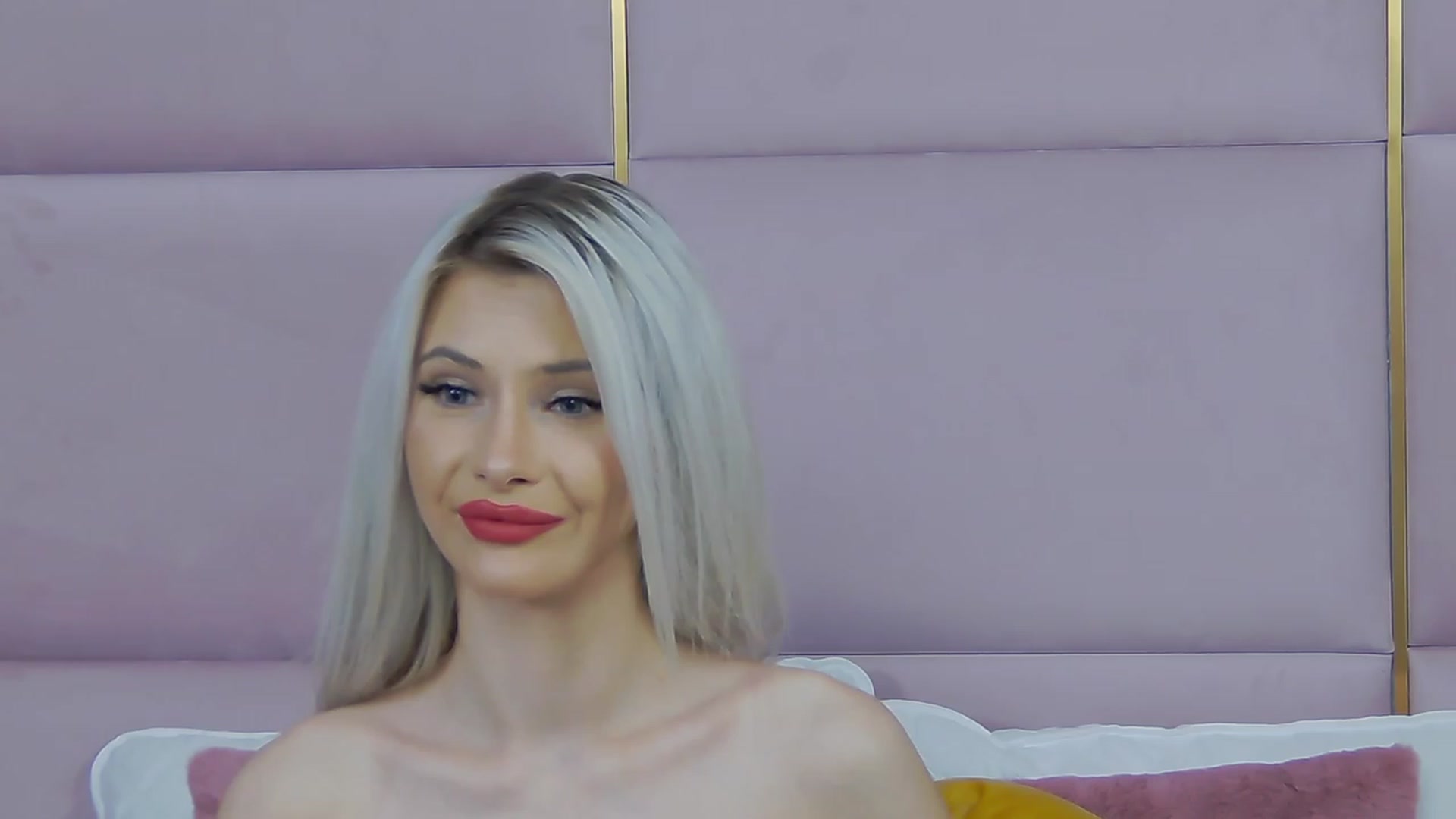 Gallery image thumbnail from ElaBlue's myfreecams stream on, 07/19/2023, 24:53 image 6 of 20