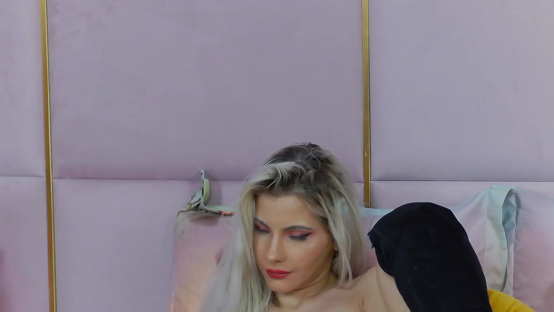 Gallery image thumbnail from ElaBlue's myfreecams stream on, 08/15/2023, 02:53 image 1 of 20