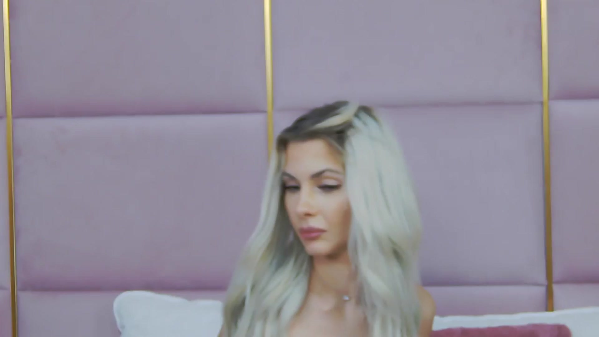 Gallery image thumbnail from ElaBlue's myfreecams stream on, 09/15/2023, 08:05 image 1 of 20