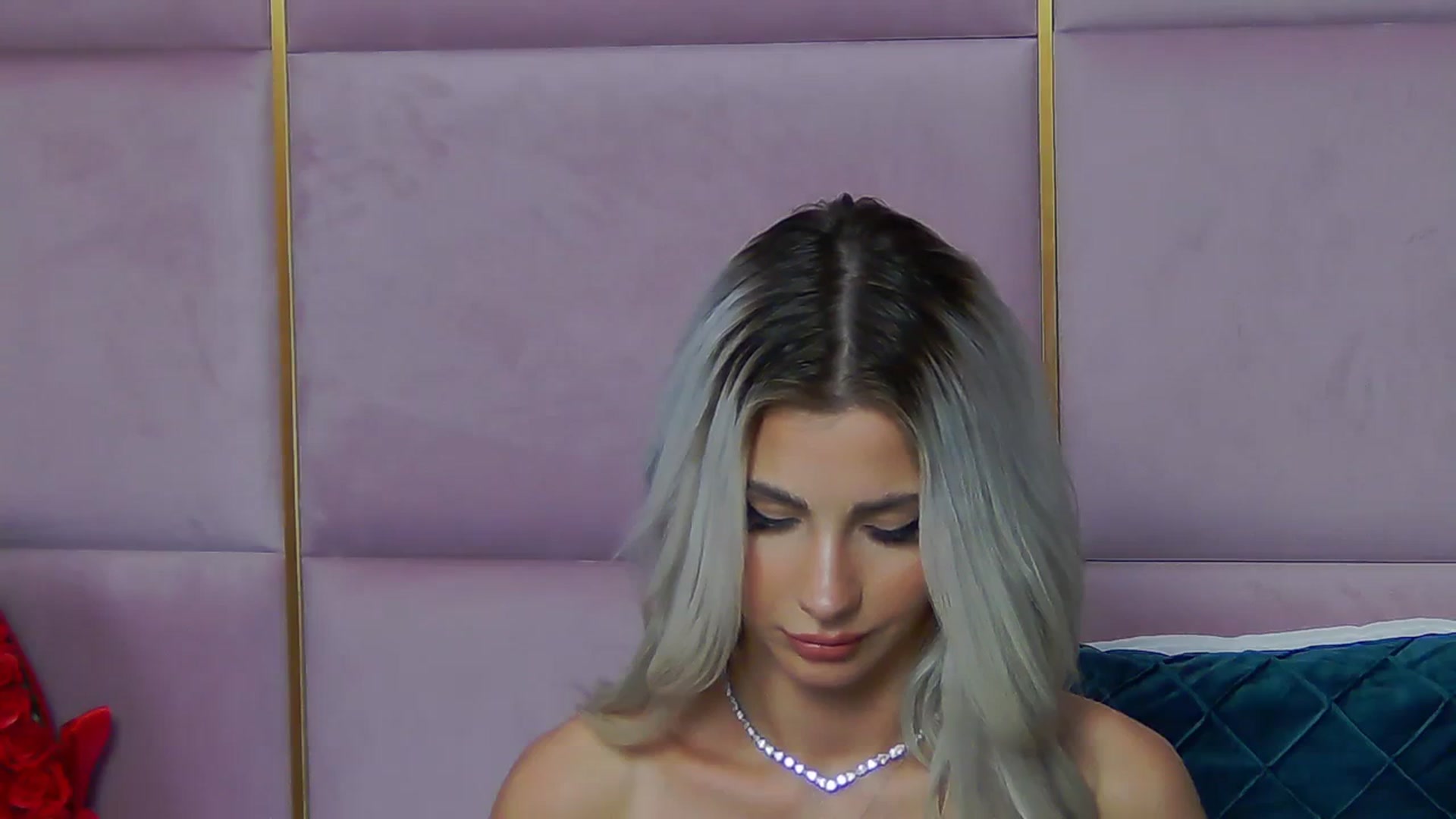 Gallery image thumbnail from ElaBlue's myfreecams stream on, 10/01/2023, 23:21 image 13 of 20