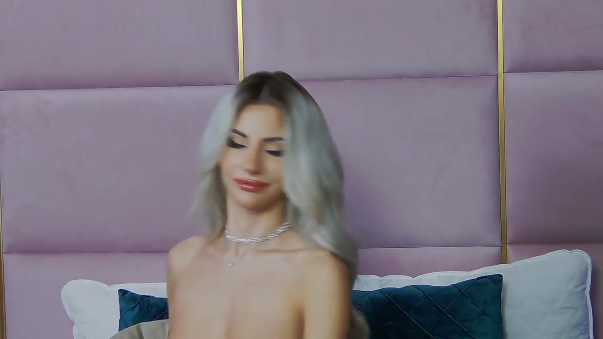 Gallery image thumbnail from ElaBlue's myfreecams stream on, 10/08/2023, 22:02 image 4 of 20