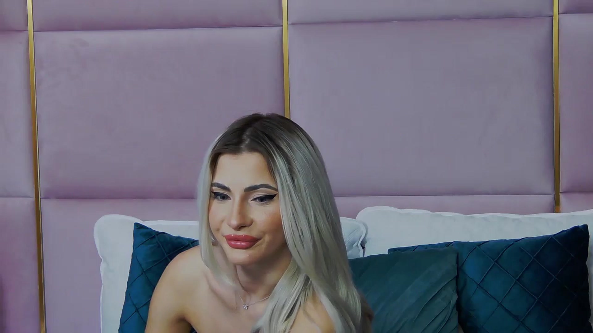 Gallery image thumbnail from ElaBlue's myfreecams stream on, 10/14/2023, 24:15 image 2 of 20
