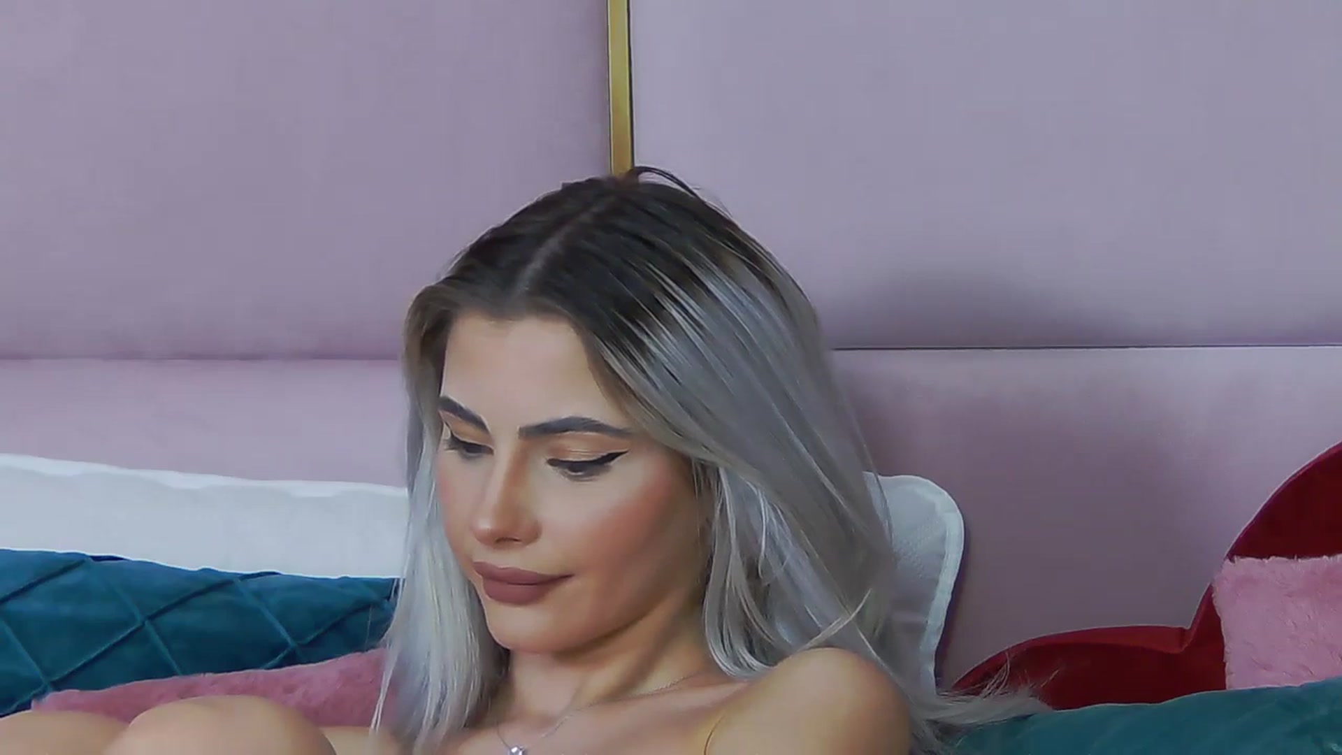 Gallery image thumbnail from ElaBlue's myfreecams stream on, 10/31/2023, 24:59 image 14 of 20