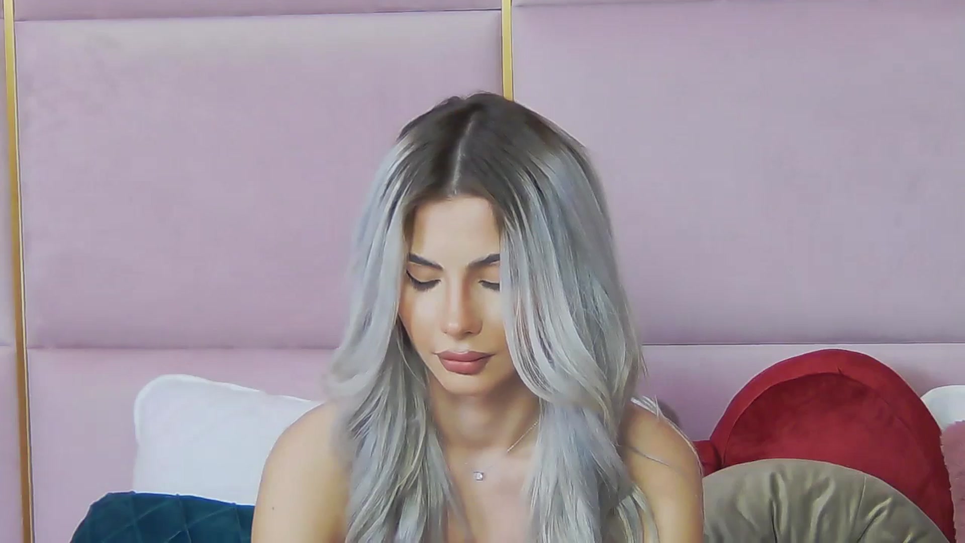 Gallery image thumbnail from ElaBlue's myfreecams stream on, 11/01/2023, 09:14 image 6 of 20