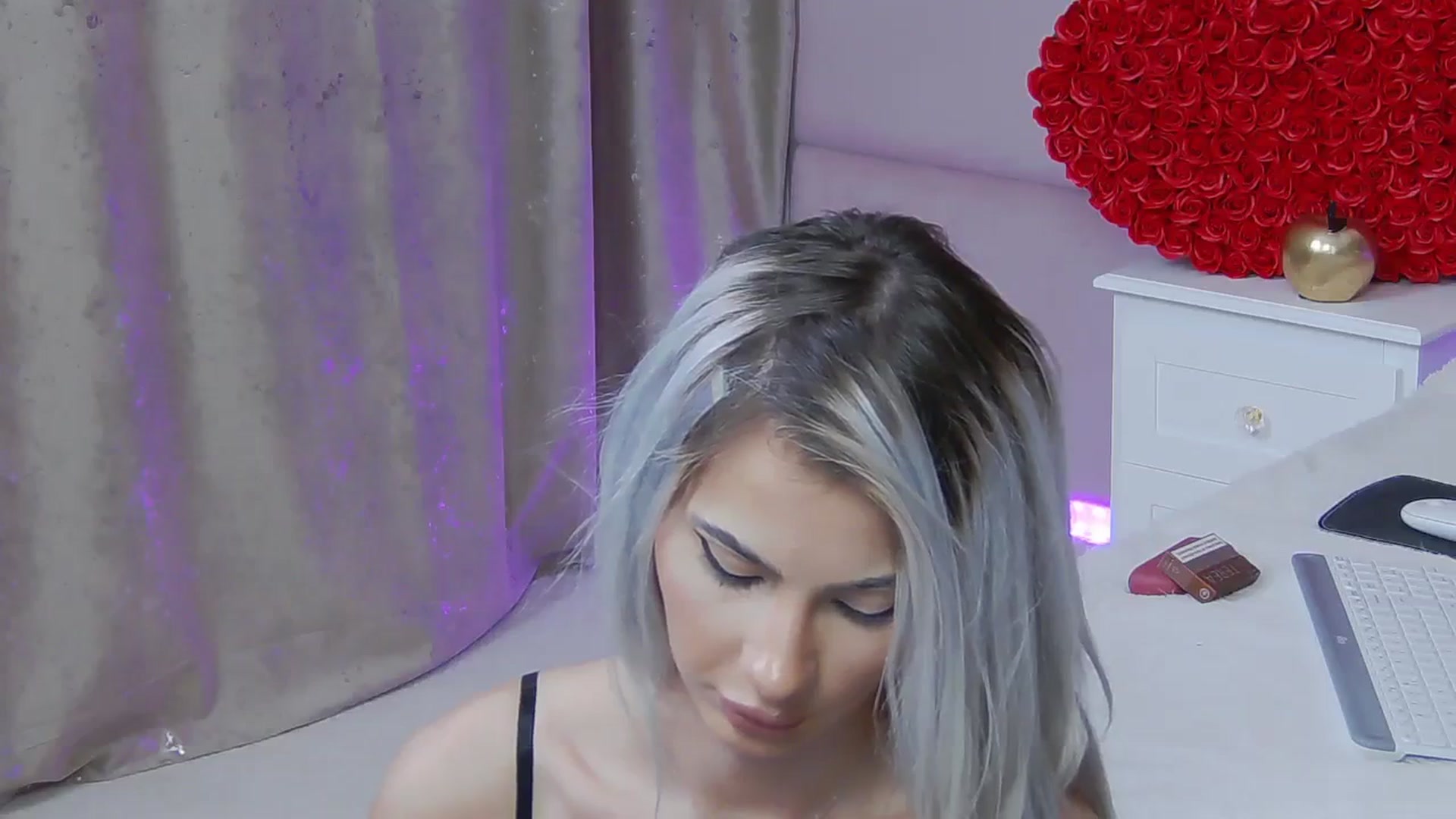 Gallery image thumbnail from ElaBlue's myfreecams stream on, 11/02/2023, 08:44 image 6 of 20