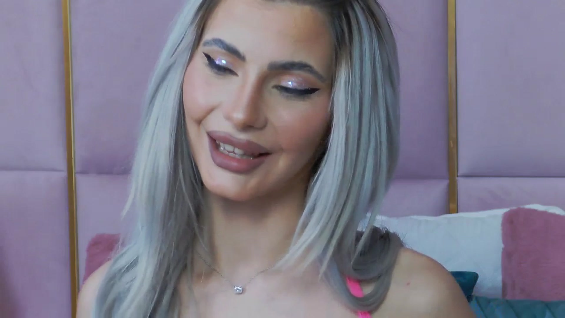 Gallery image thumbnail from ElaBlue's myfreecams stream on, 11/08/2023, 04:52 image 9 of 20
