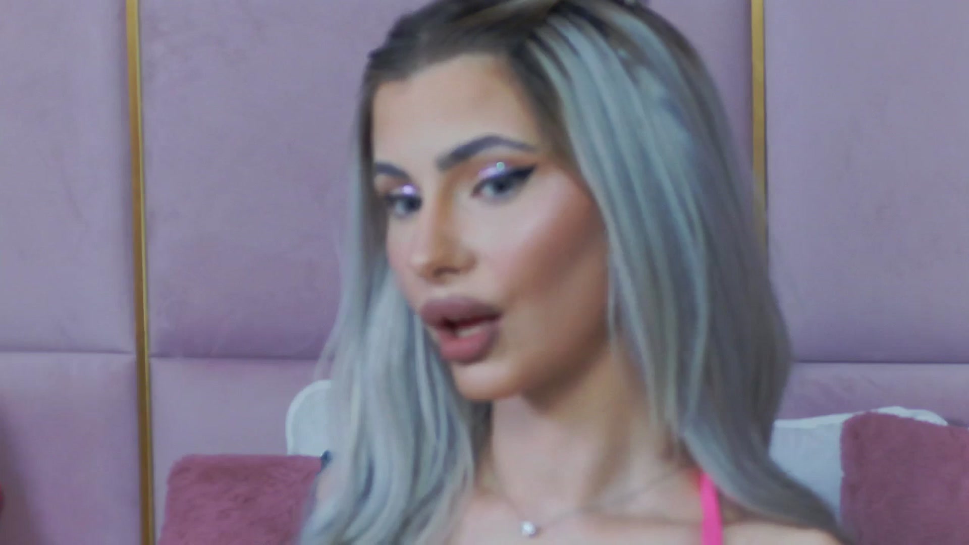 Gallery image thumbnail from ElaBlue's myfreecams stream on, 11/08/2023, 04:52 image 8 of 20