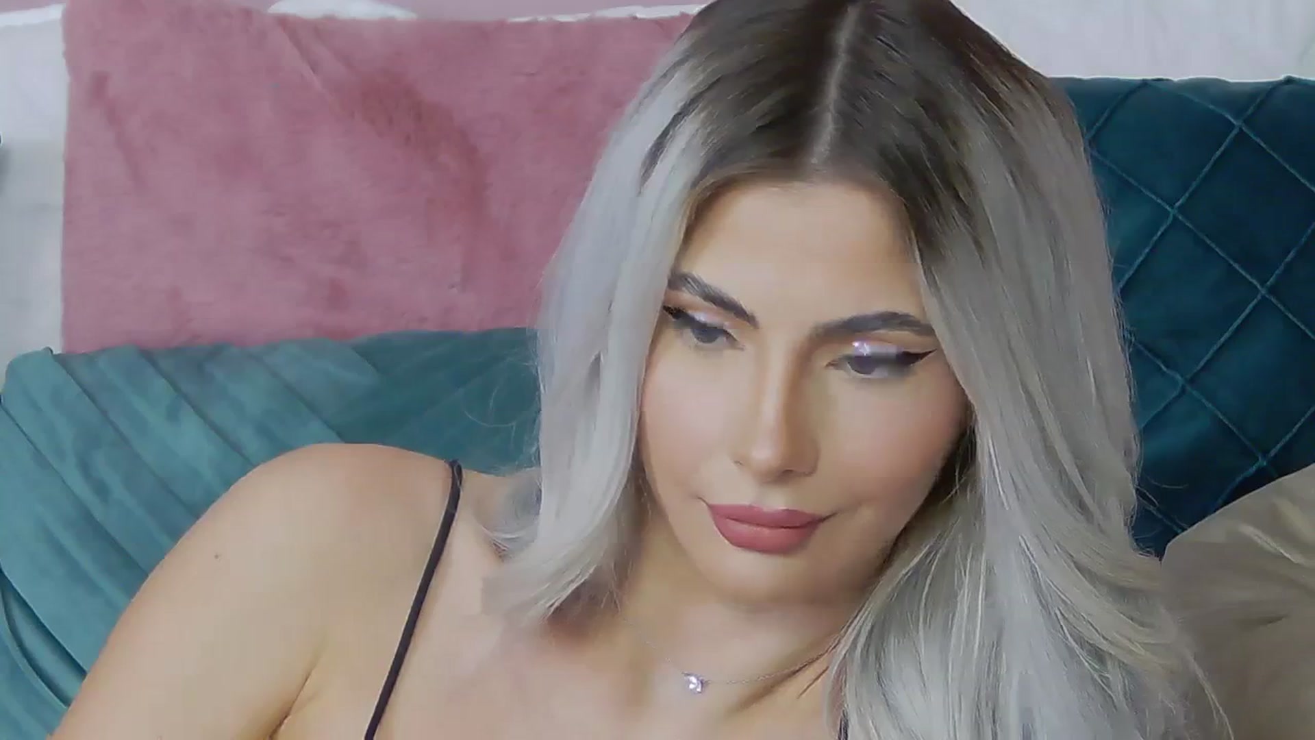 Gallery image thumbnail from ElaBlue's myfreecams stream on, 11/09/2023, 06:46 image 2 of 20