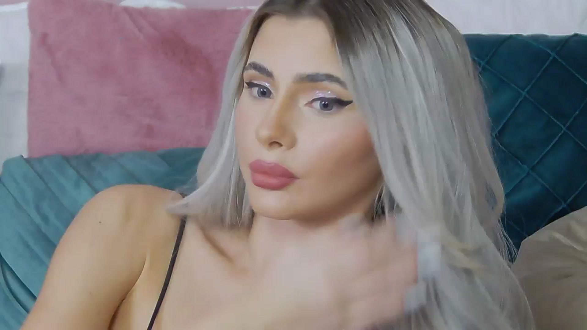 Gallery image thumbnail from ElaBlue's myfreecams stream on, 11/09/2023, 06:46 image 16 of 20