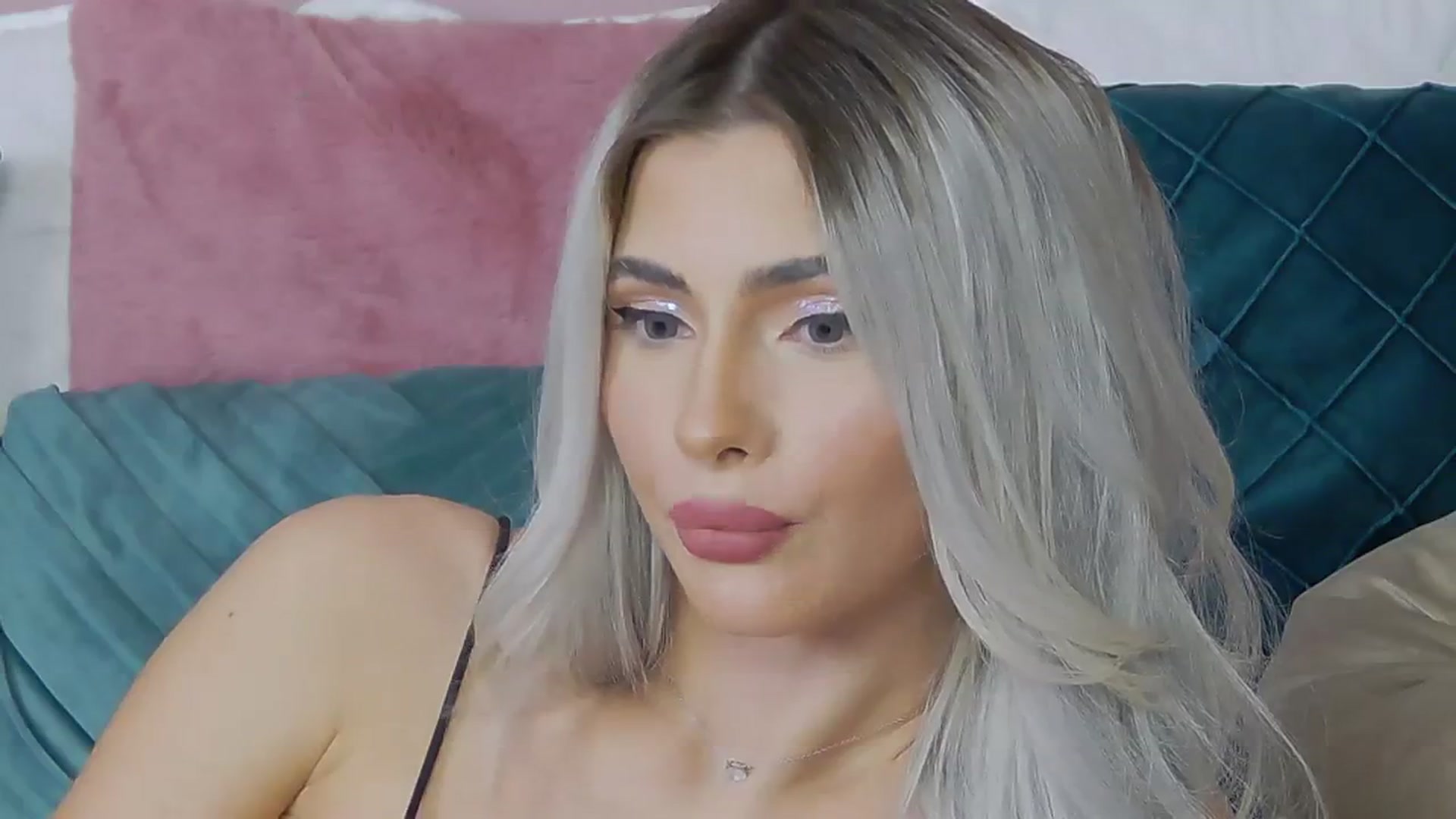 Gallery image thumbnail from ElaBlue's myfreecams stream on, 11/09/2023, 06:46 image 13 of 20