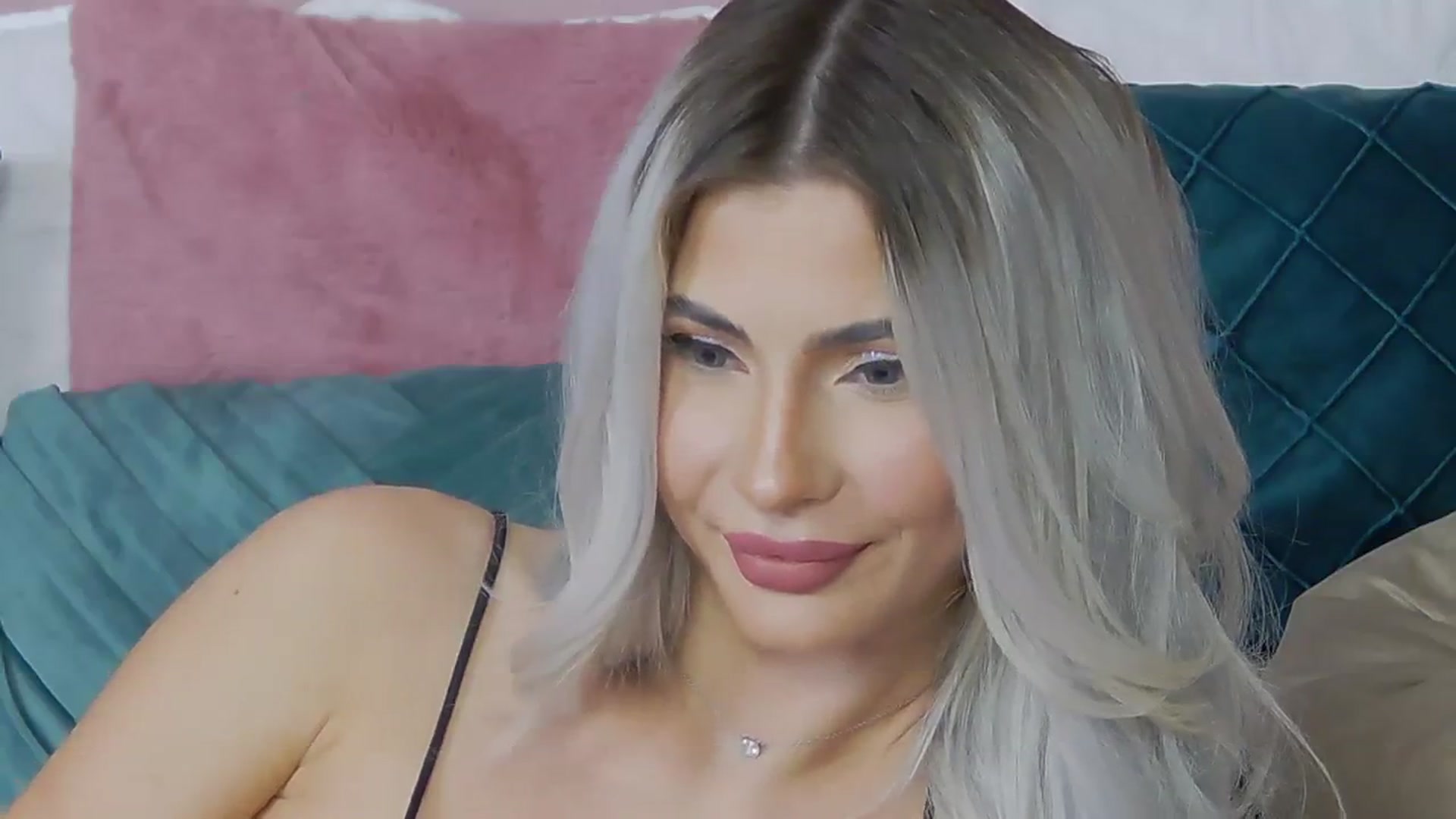 Gallery image thumbnail from ElaBlue's myfreecams stream on, 11/09/2023, 06:46 image 11 of 20