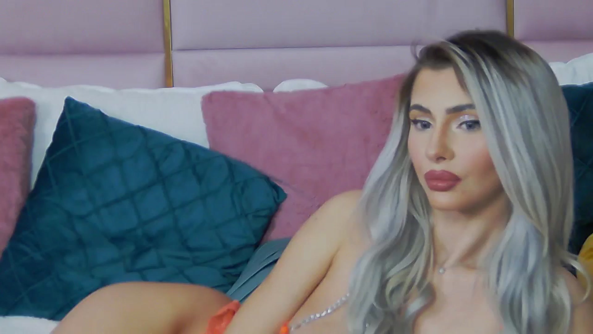 Gallery image thumbnail from ElaBlue's myfreecams stream on, 11/11/2023, 22:57 image 6 of 20