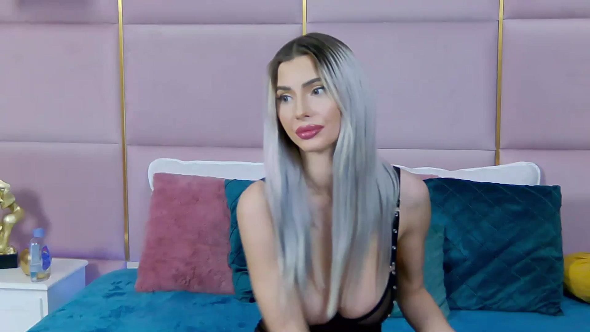 Gallery image thumbnail from ElaBlue's myfreecams stream on, 11/28/2023, 08:44 image 1 of 20