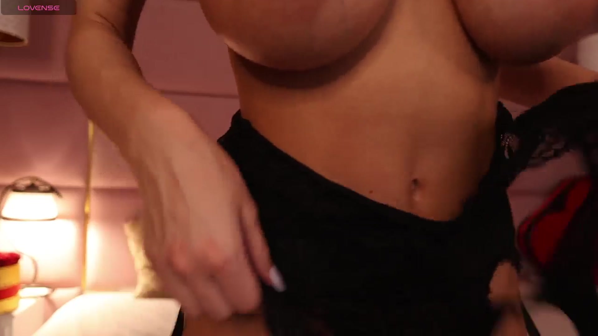 Gallery image thumbnail from ElaBlue's myfreecams stream on, 06/13/2024, 05:20 image 5 of 20