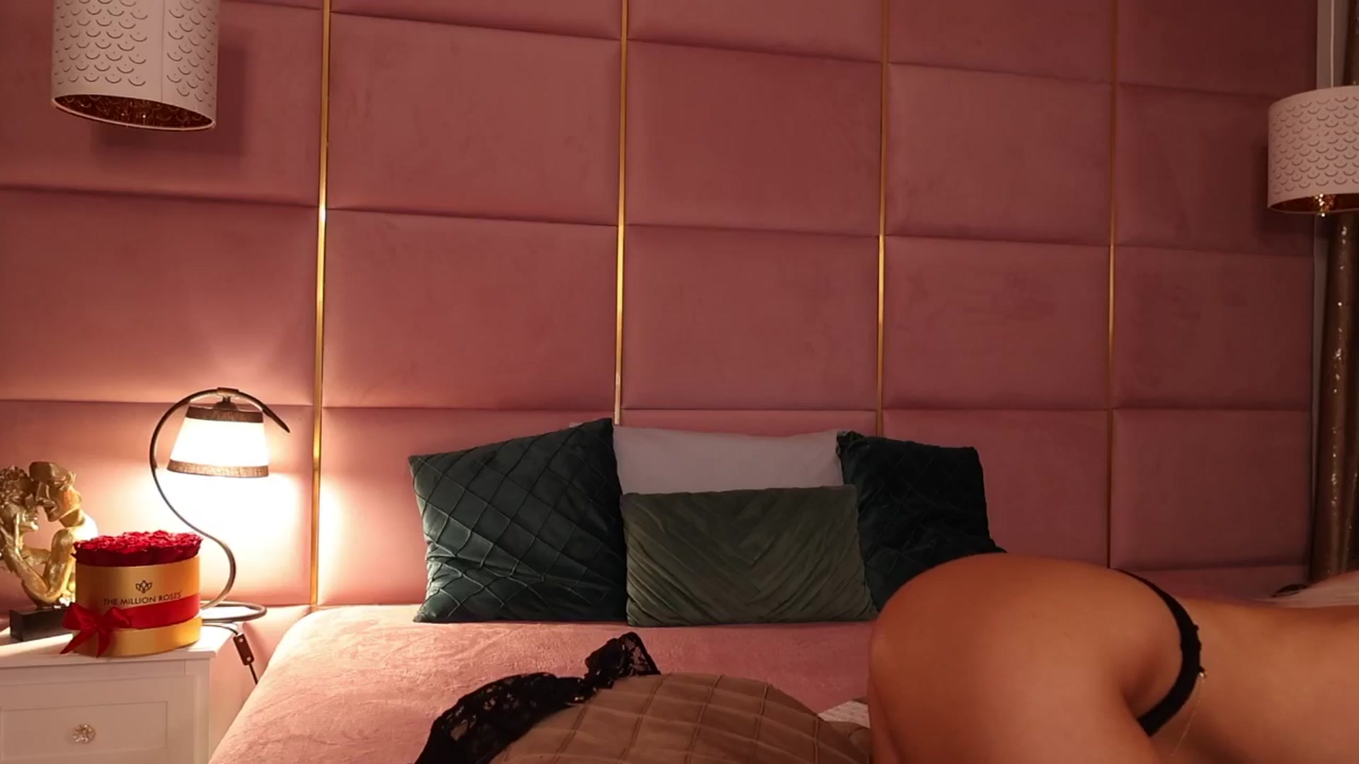 Gallery image thumbnail from ElaBlue's myfreecams stream on, 08/07/2024, 23:07 image 15 of 20