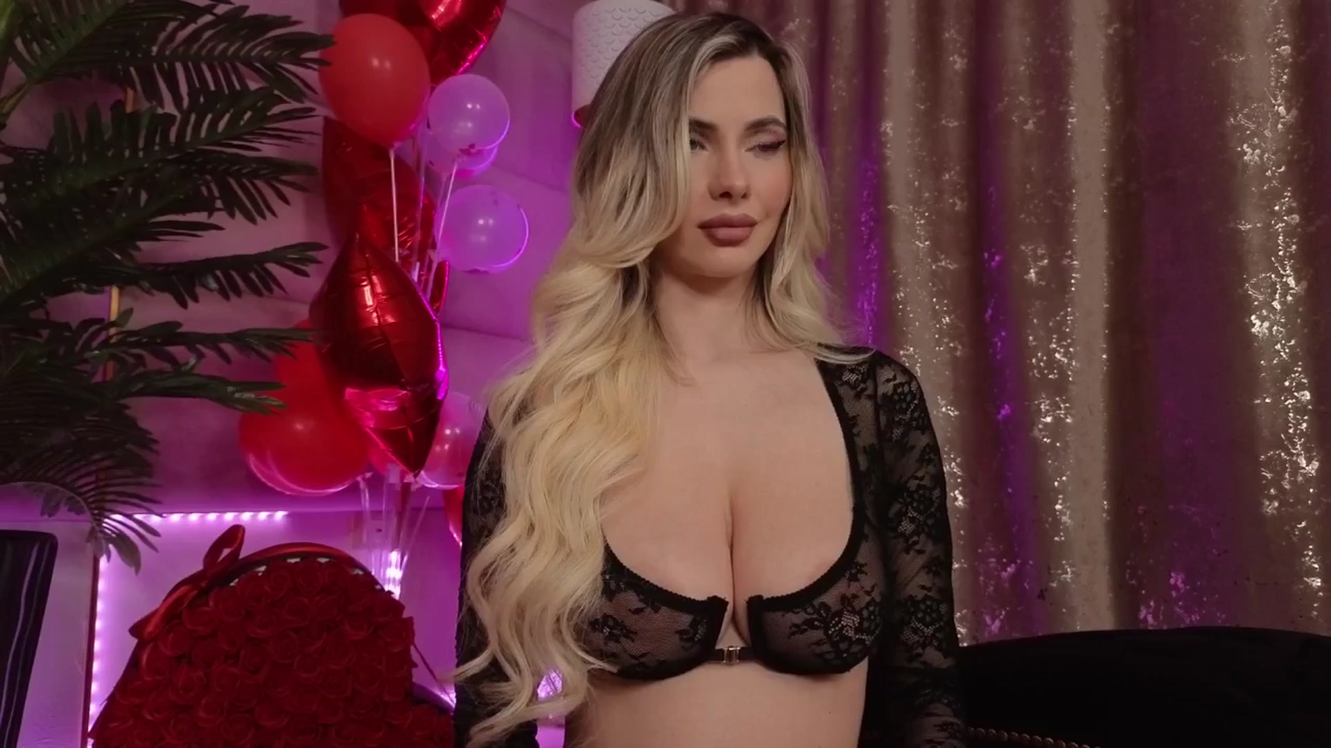 Gallery image thumbnail from ElaBlue's myfreecams stream on, 04/14/2025, 22:23 image 9 of 20